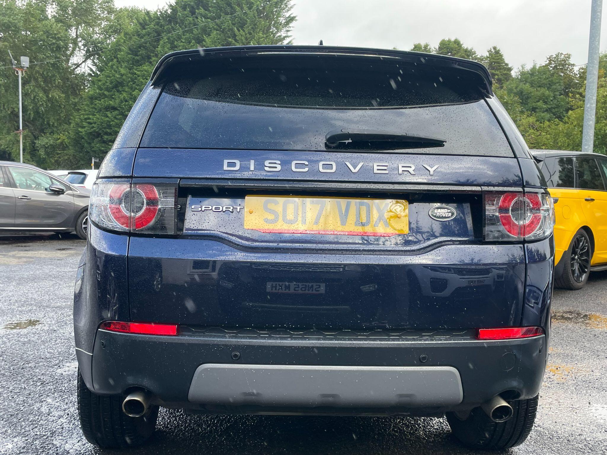 Land Rover Discovery Sport view 12