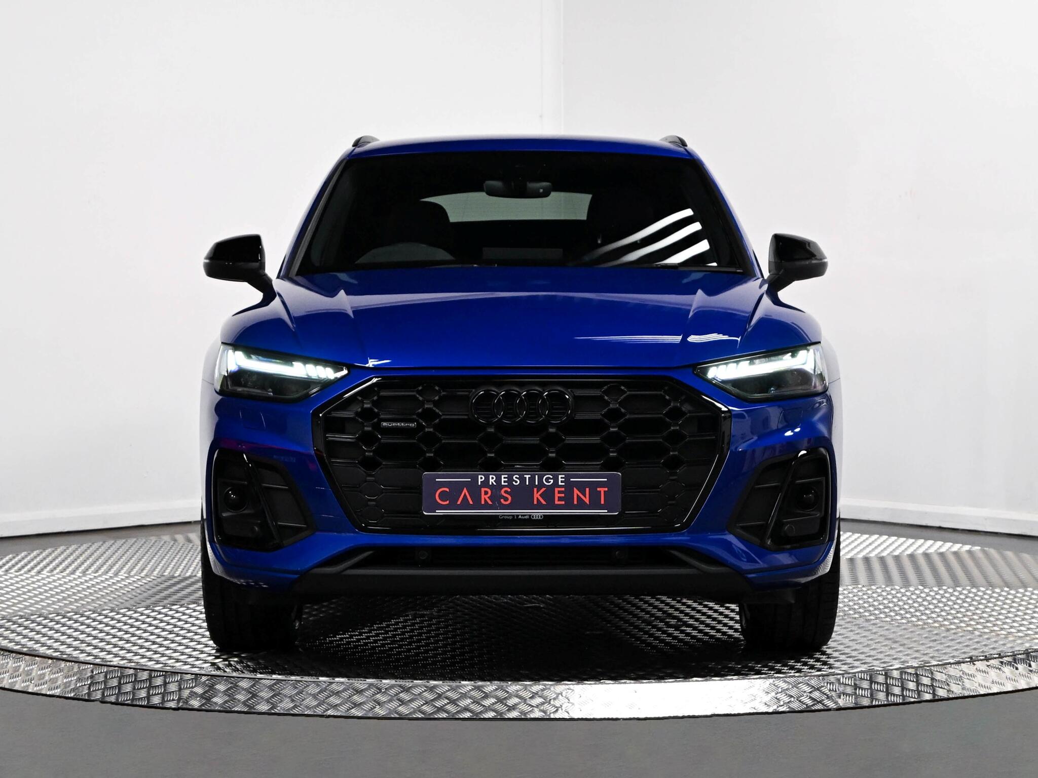 Audi Q5 view 16