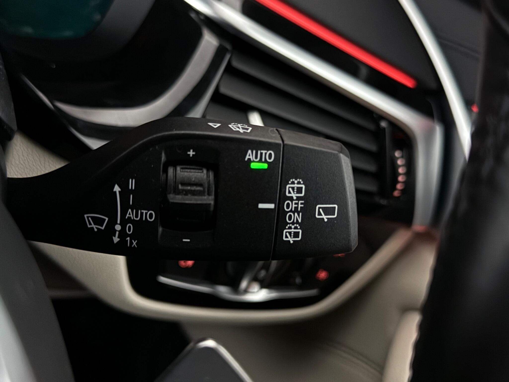 BMW 5 Series view 17