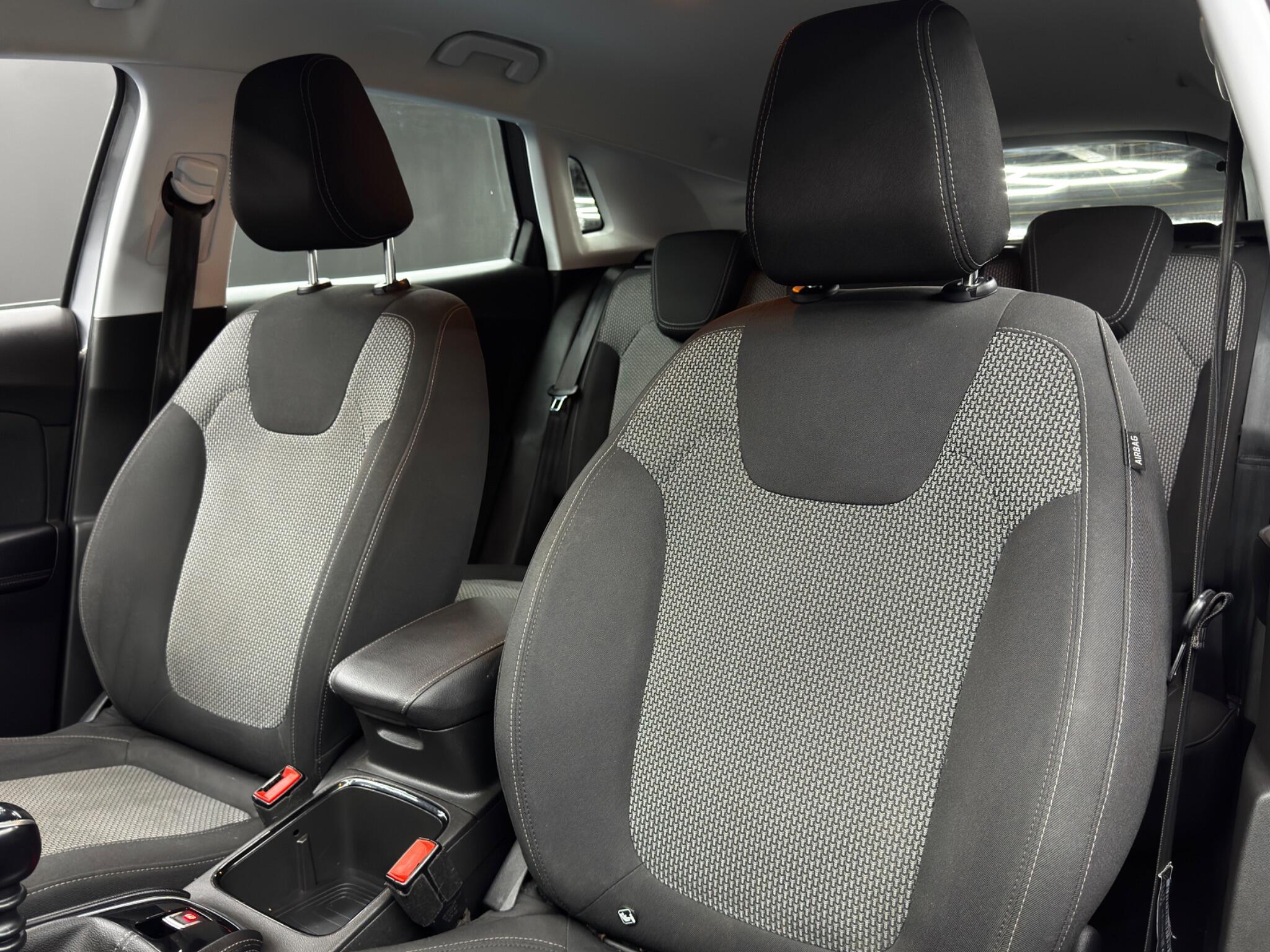 Vauxhall Grandland X view 13
