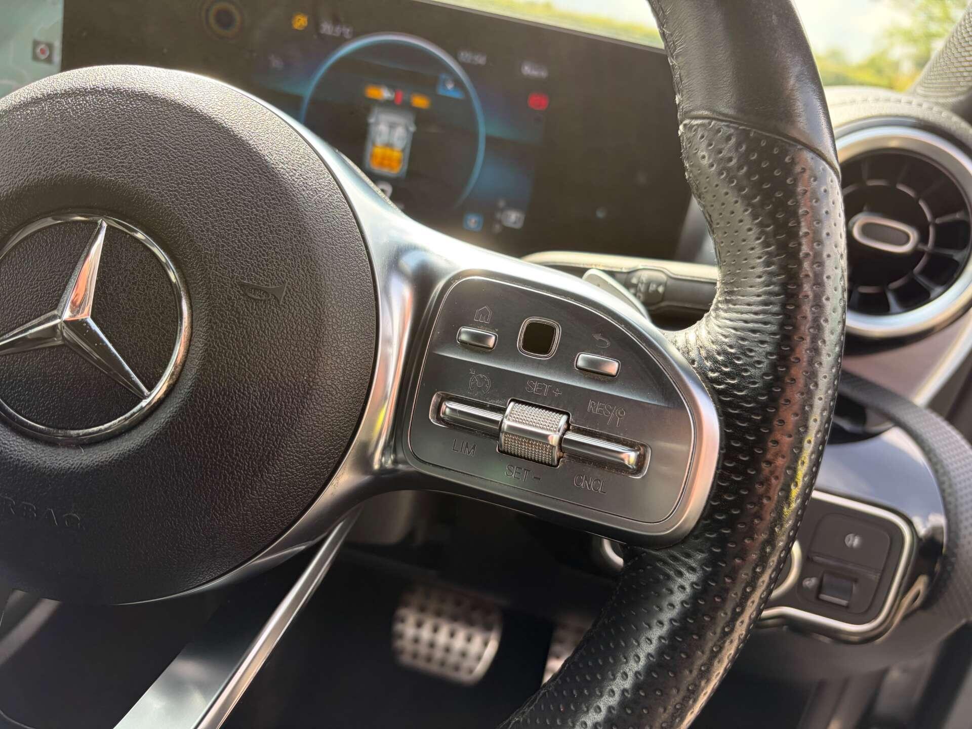 Mercedes-Benz Cla view 42
