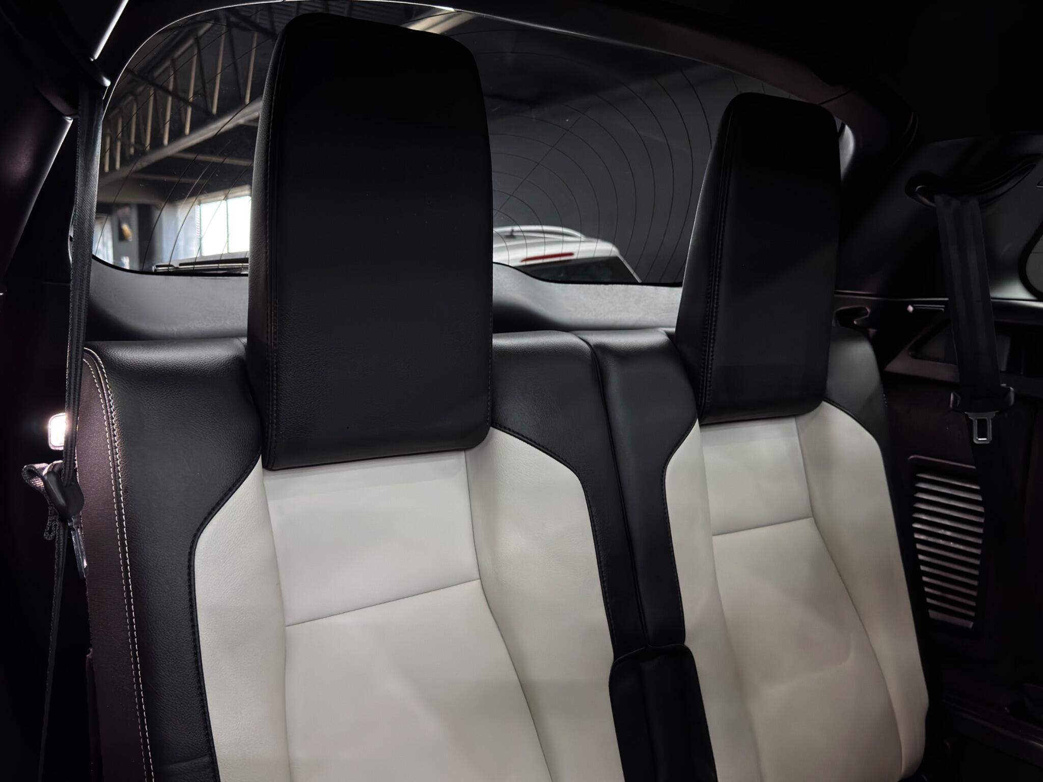 Land Rover Discovery Sport view 17