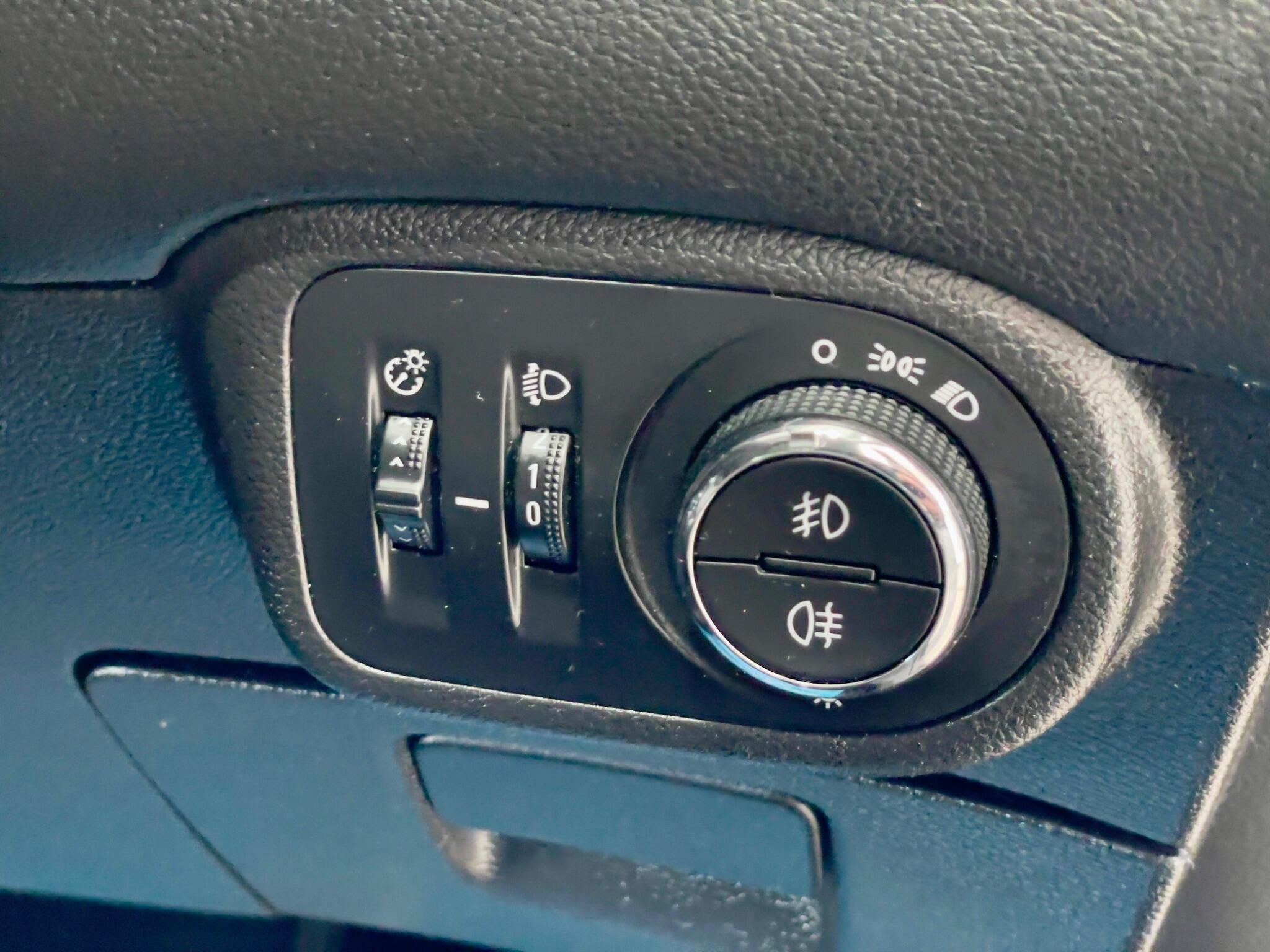 Vauxhall Zafira Tourer view 35
