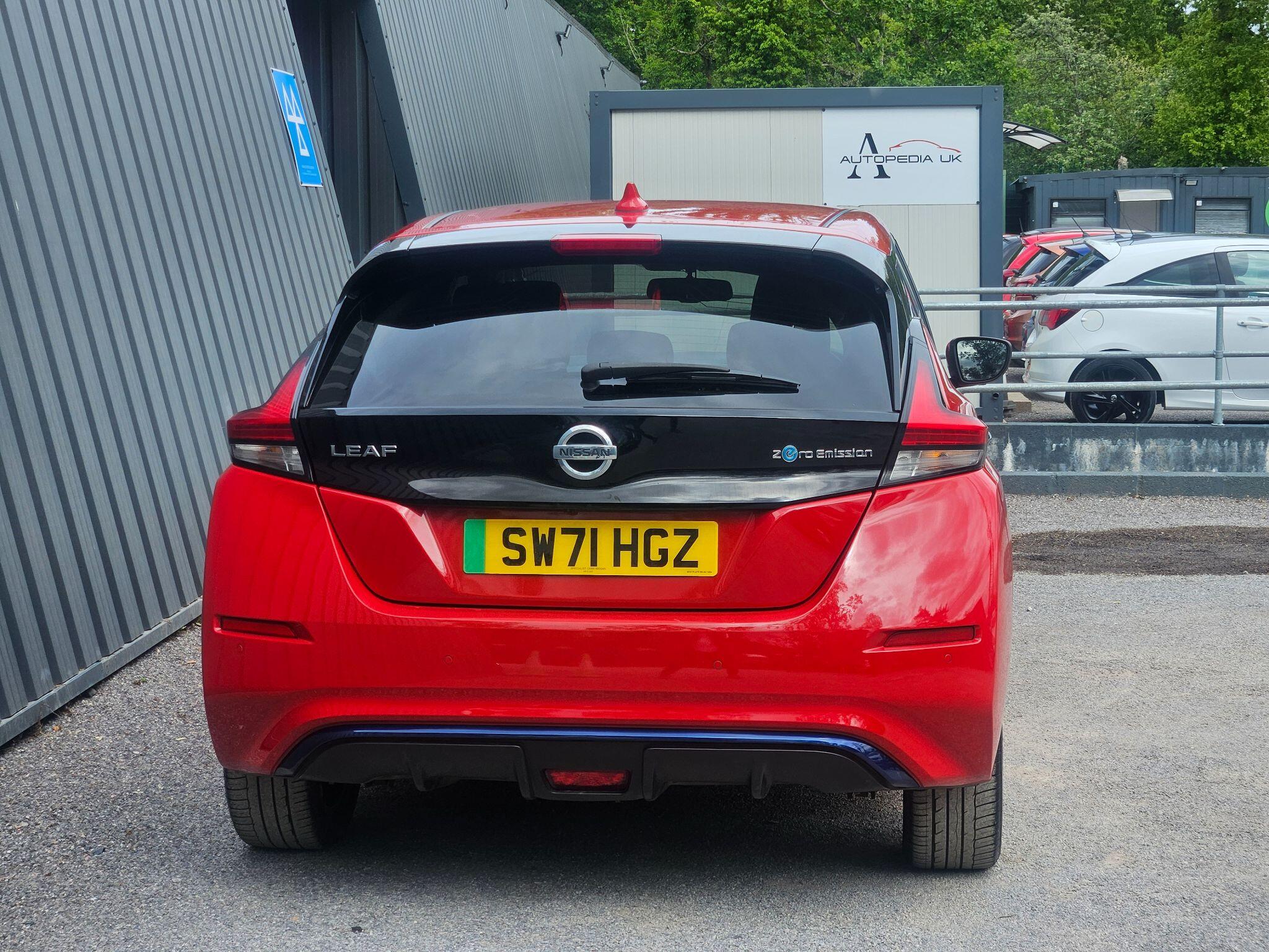 2022 Nissan Leaf image 12
