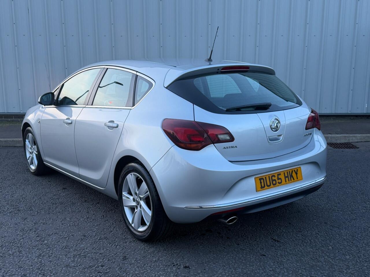 Vauxhall Astra view 9