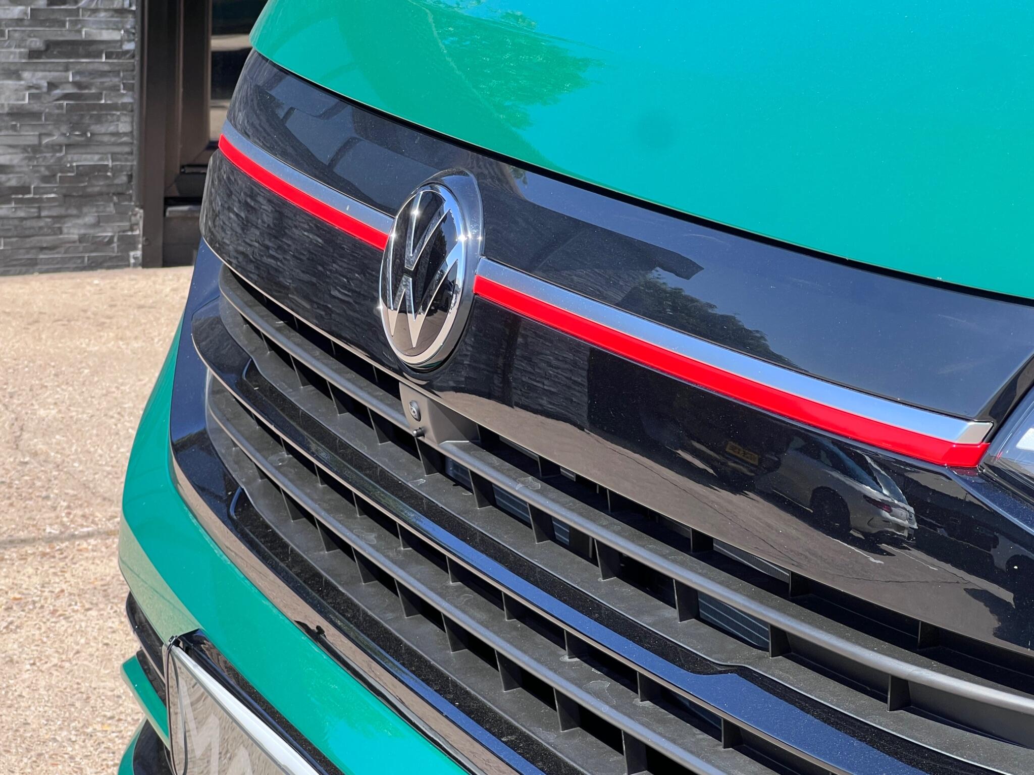 Volkswagen Transporter view 7
