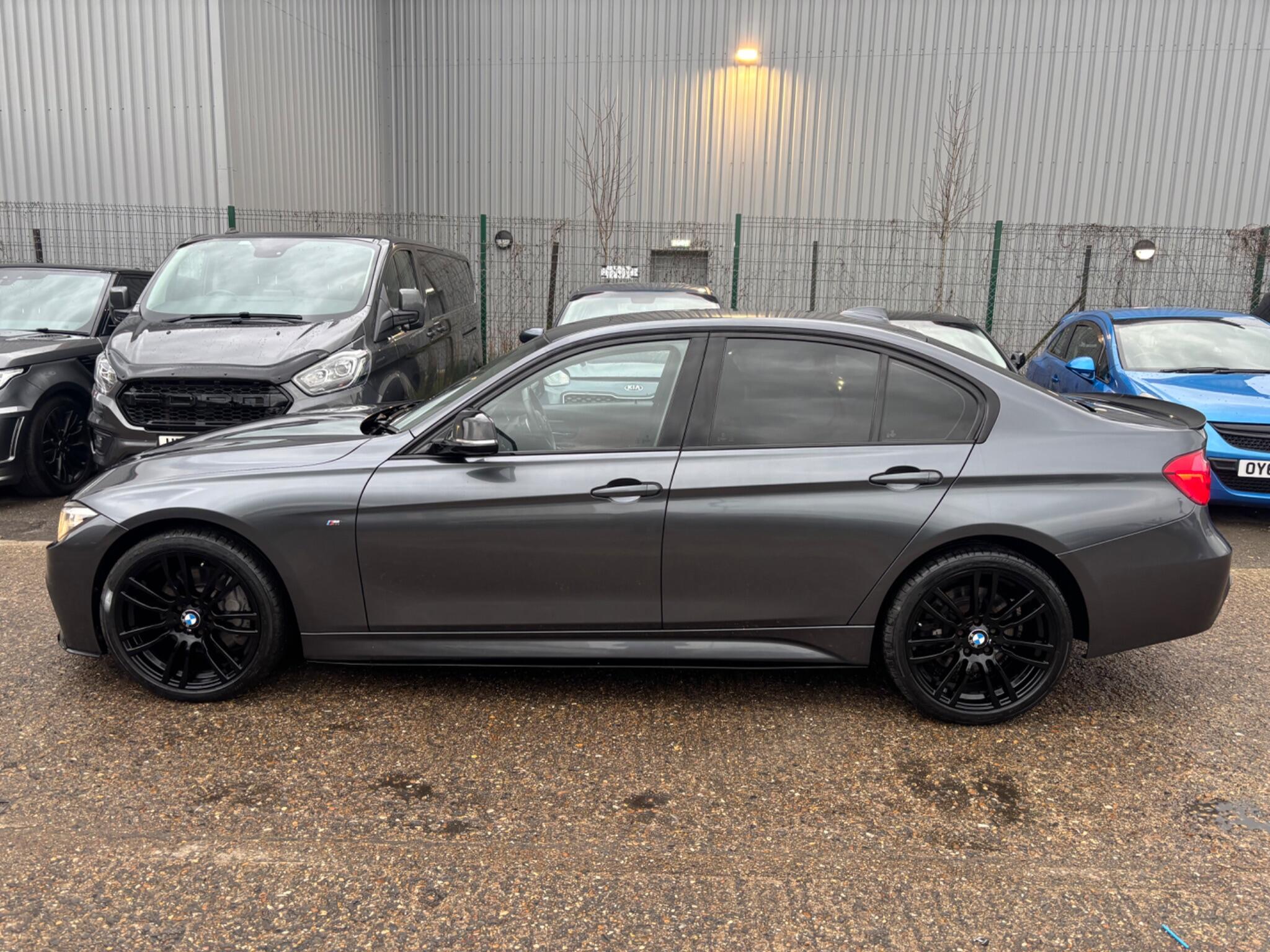 BMW 3 Series view 10