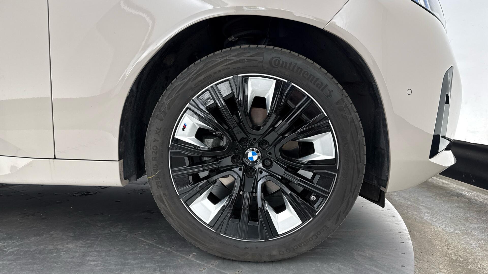 BMW X3 view 14