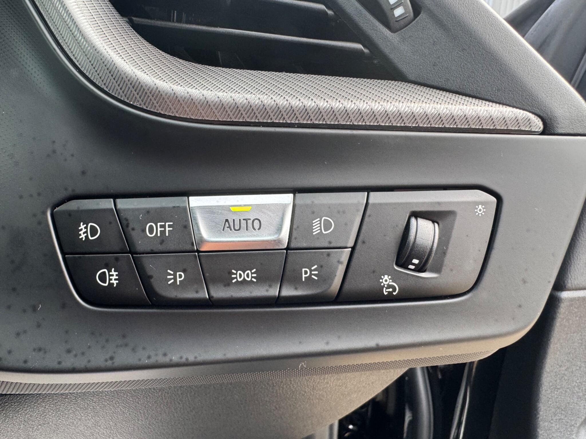 BMW 2 Series view 22