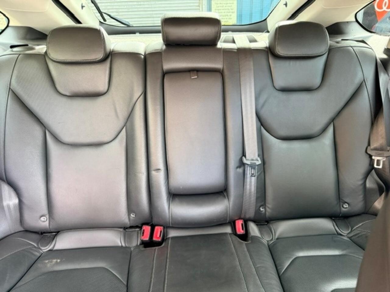 Ford Mondeo view 29