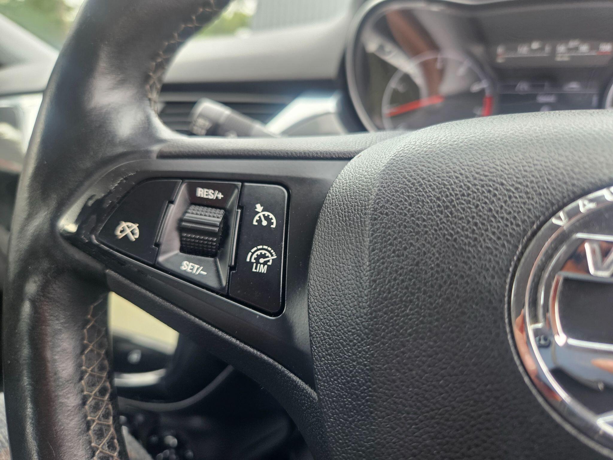 2015 Vauxhall Corsa image 35
