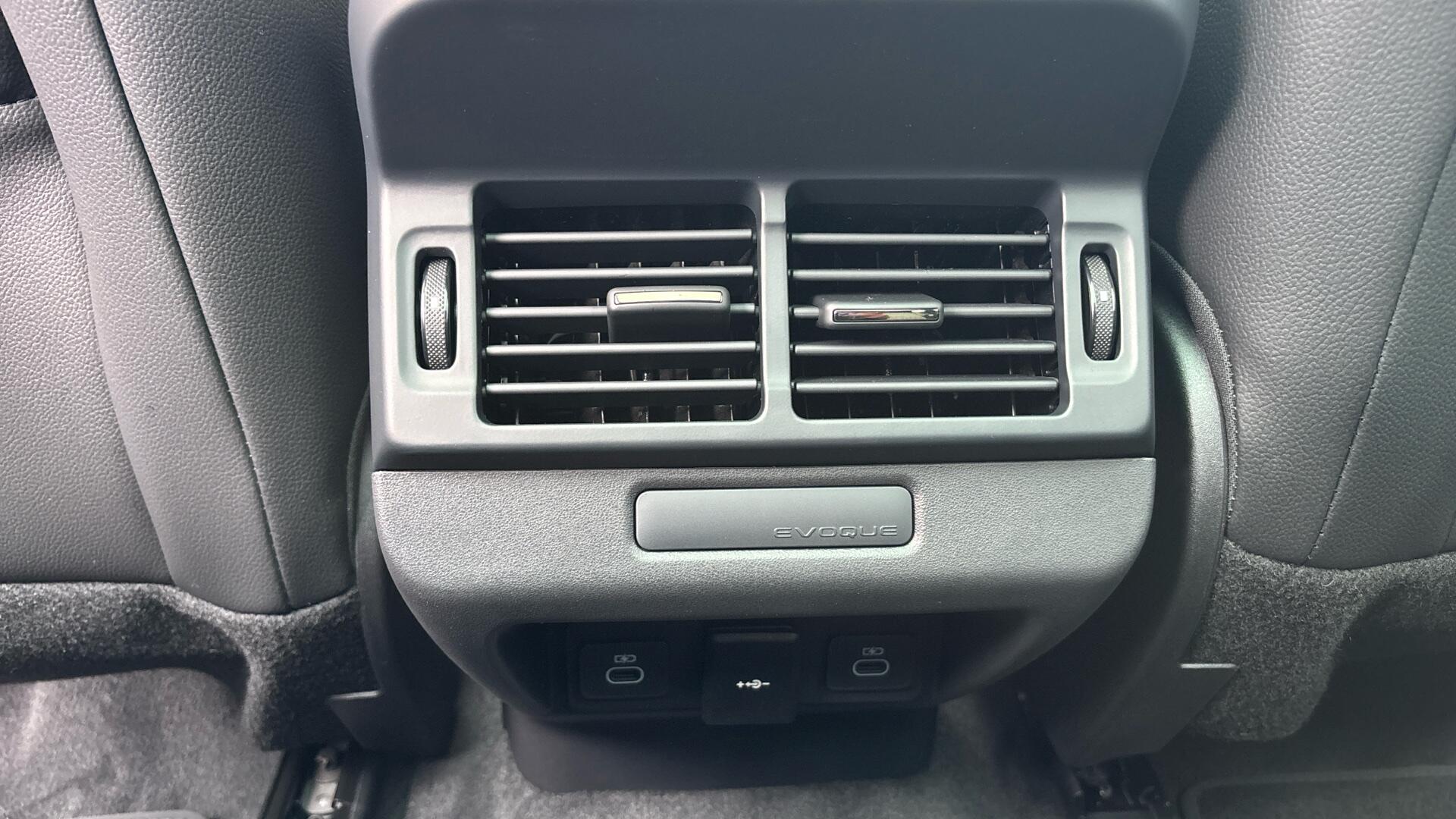 Land Rover Range Rover Evoque view 34