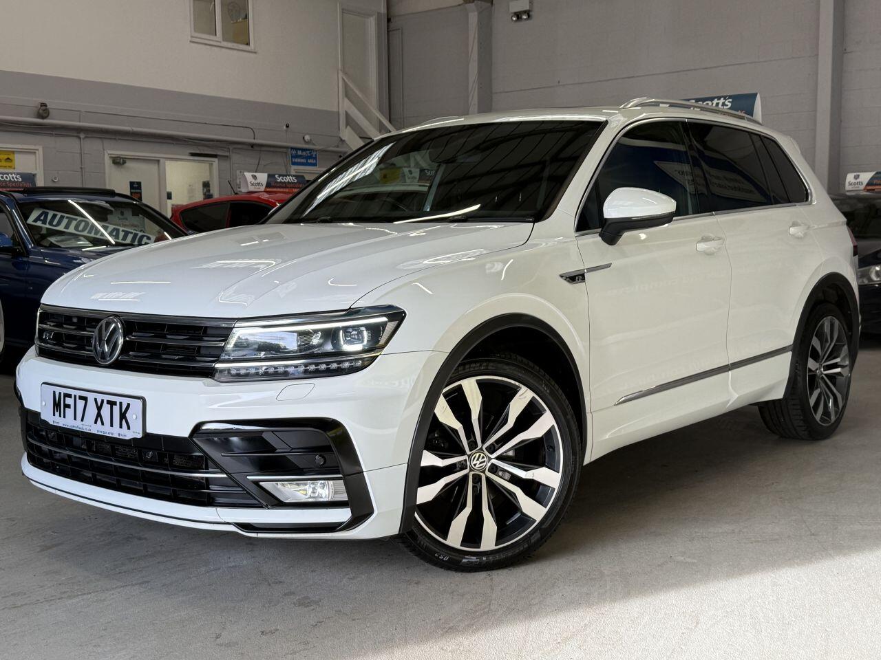 Volkswagen Tiguan view 3