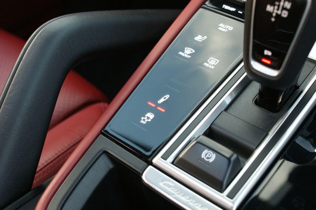 Porsche Cayenne view 59