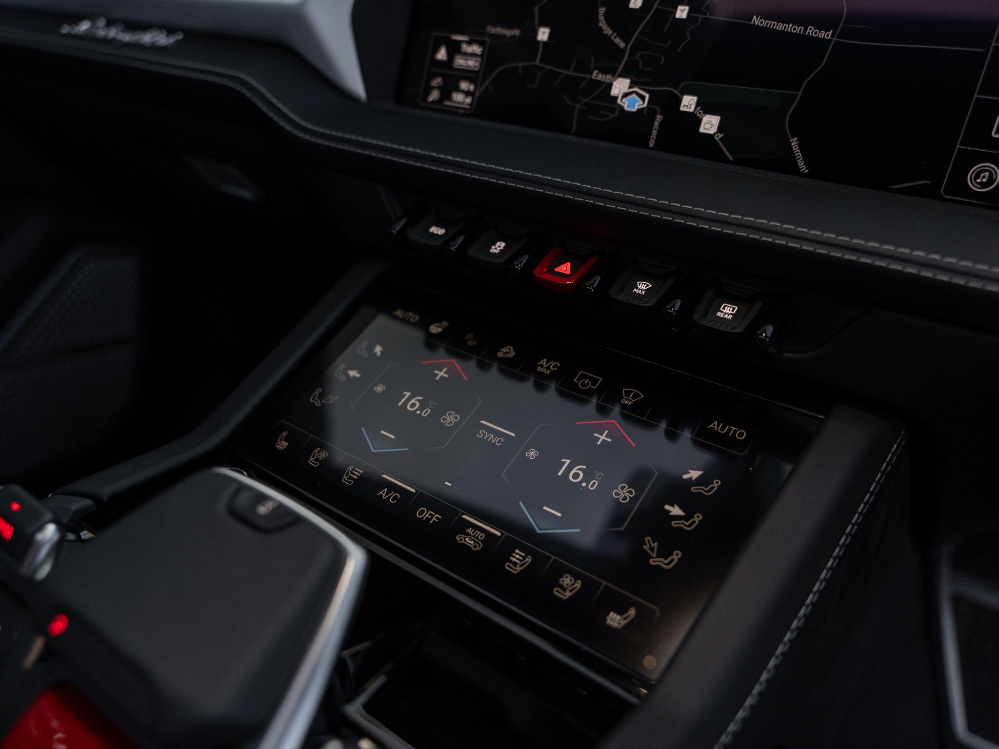 Lamborghini Urus view 57