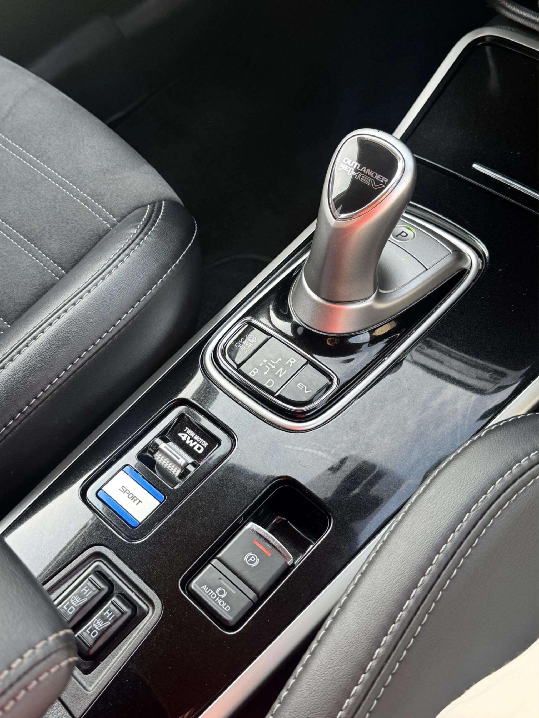 Mitsubishi Outlander view 64