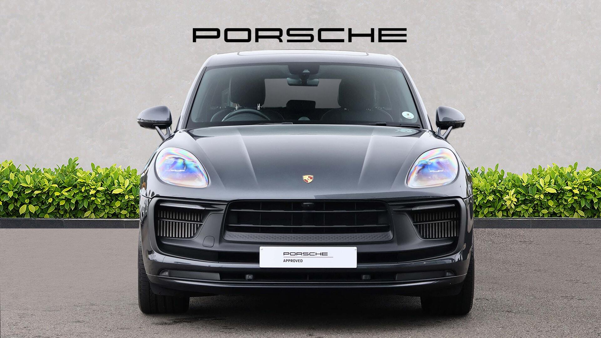 Porsche Macan view 5
