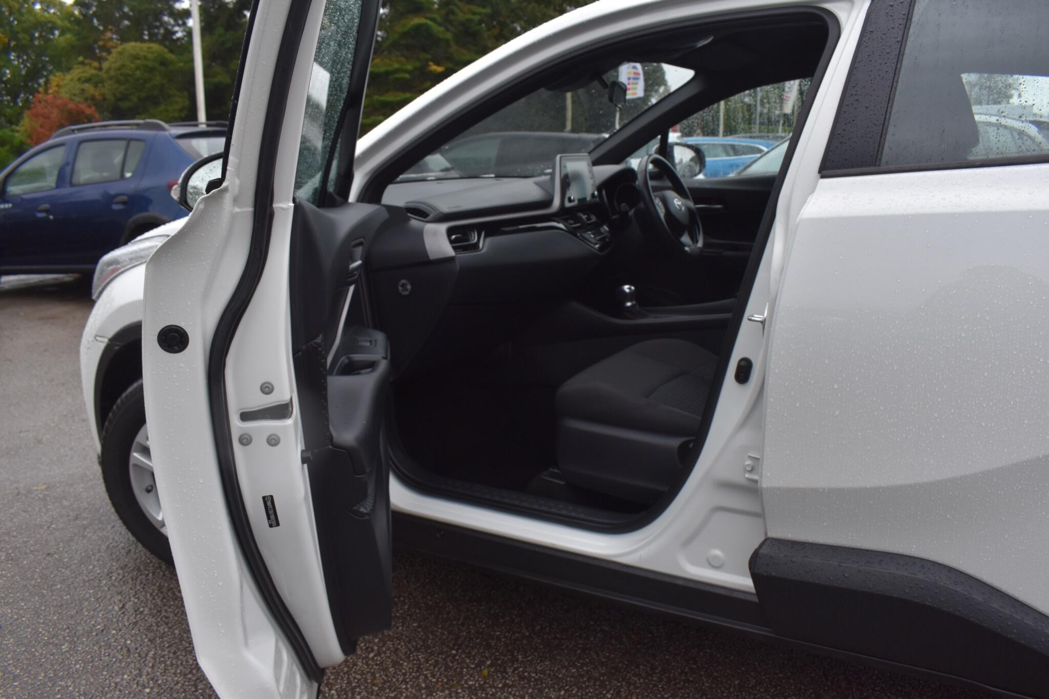 C-HR - 1.8 VVT-h Icon CVT Euro 6 (s/s) 5dr - Image 6