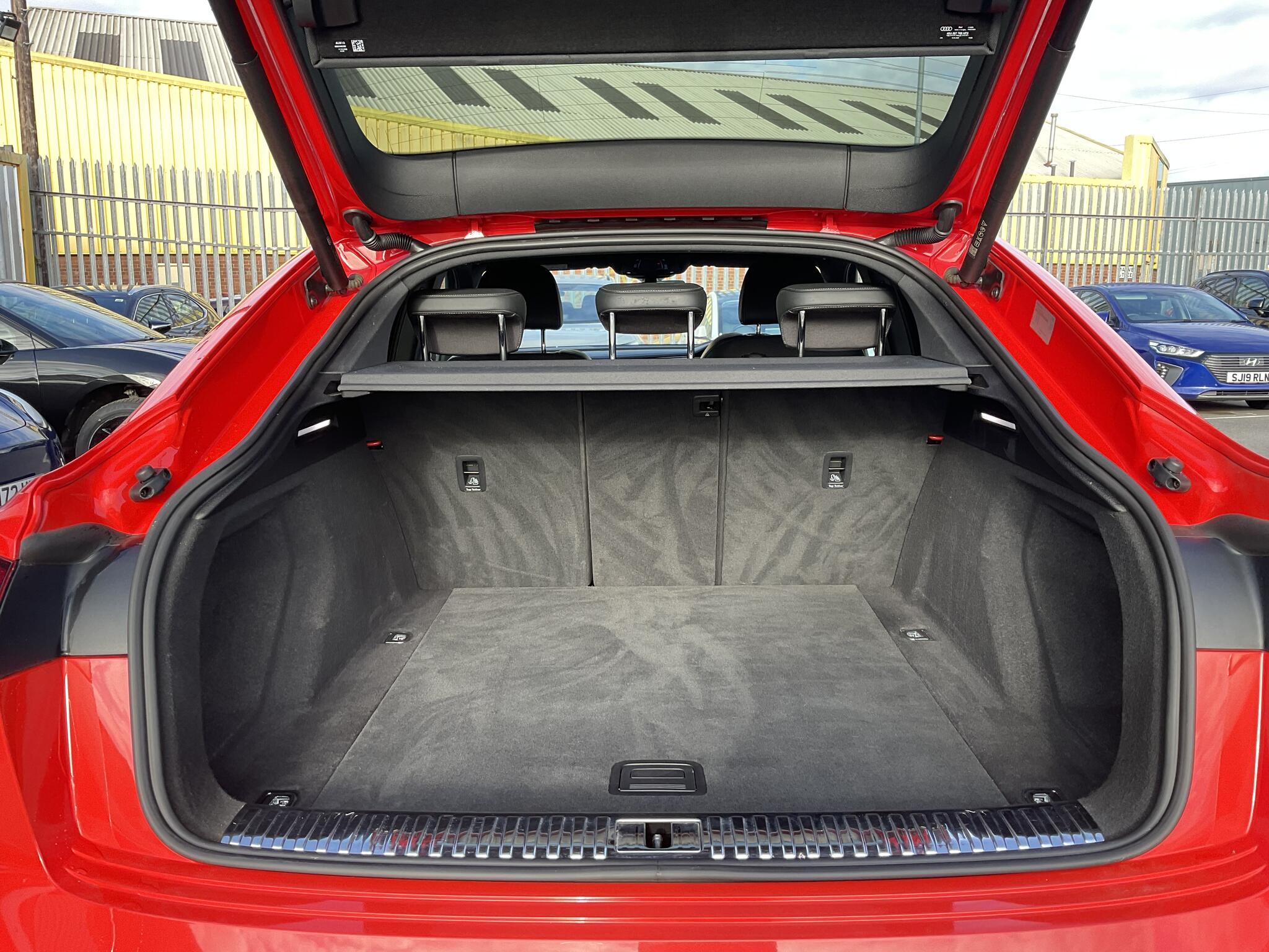 Audi E-Tron view 20