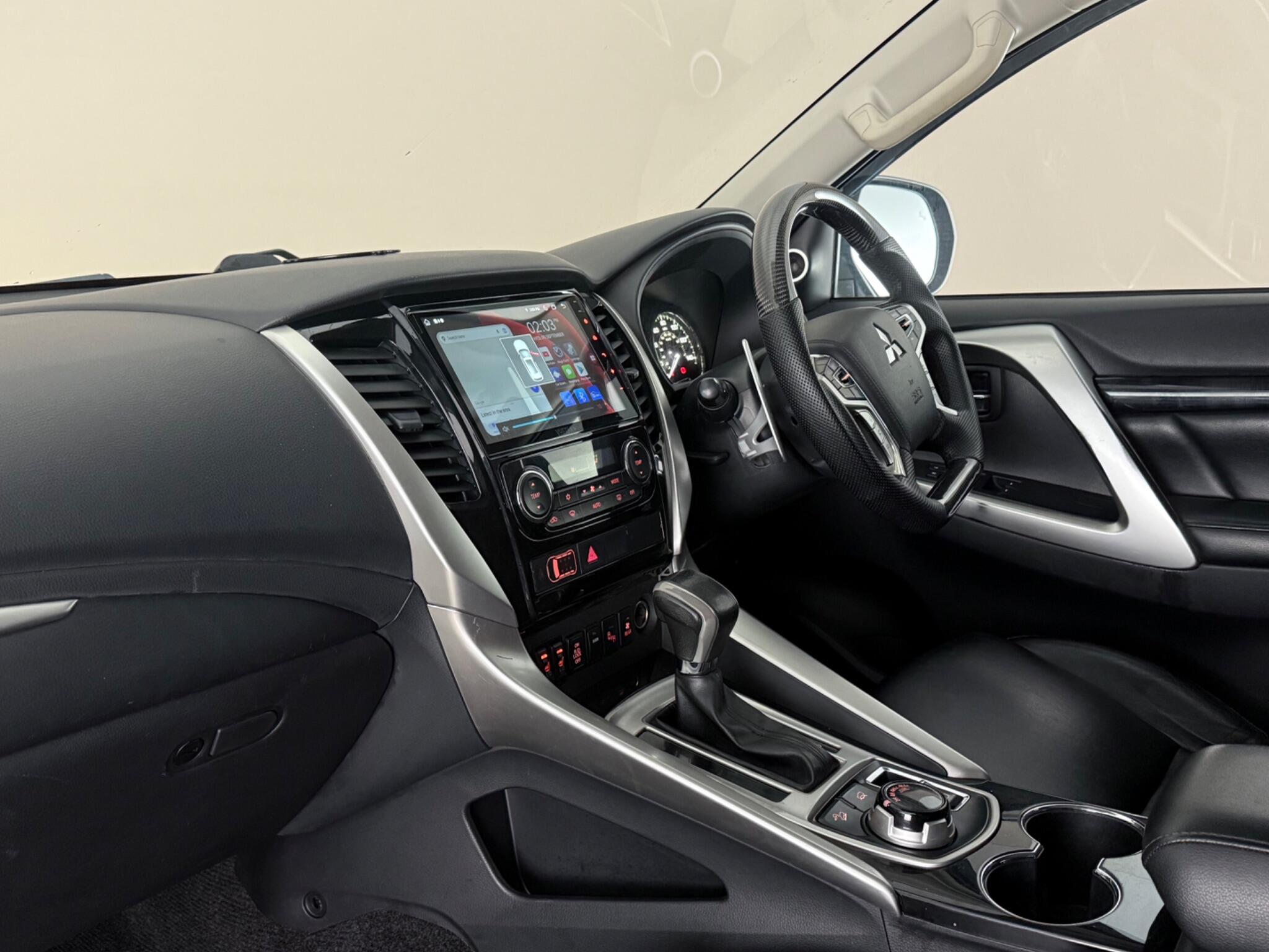 Mitsubishi Shogun Sport view 4