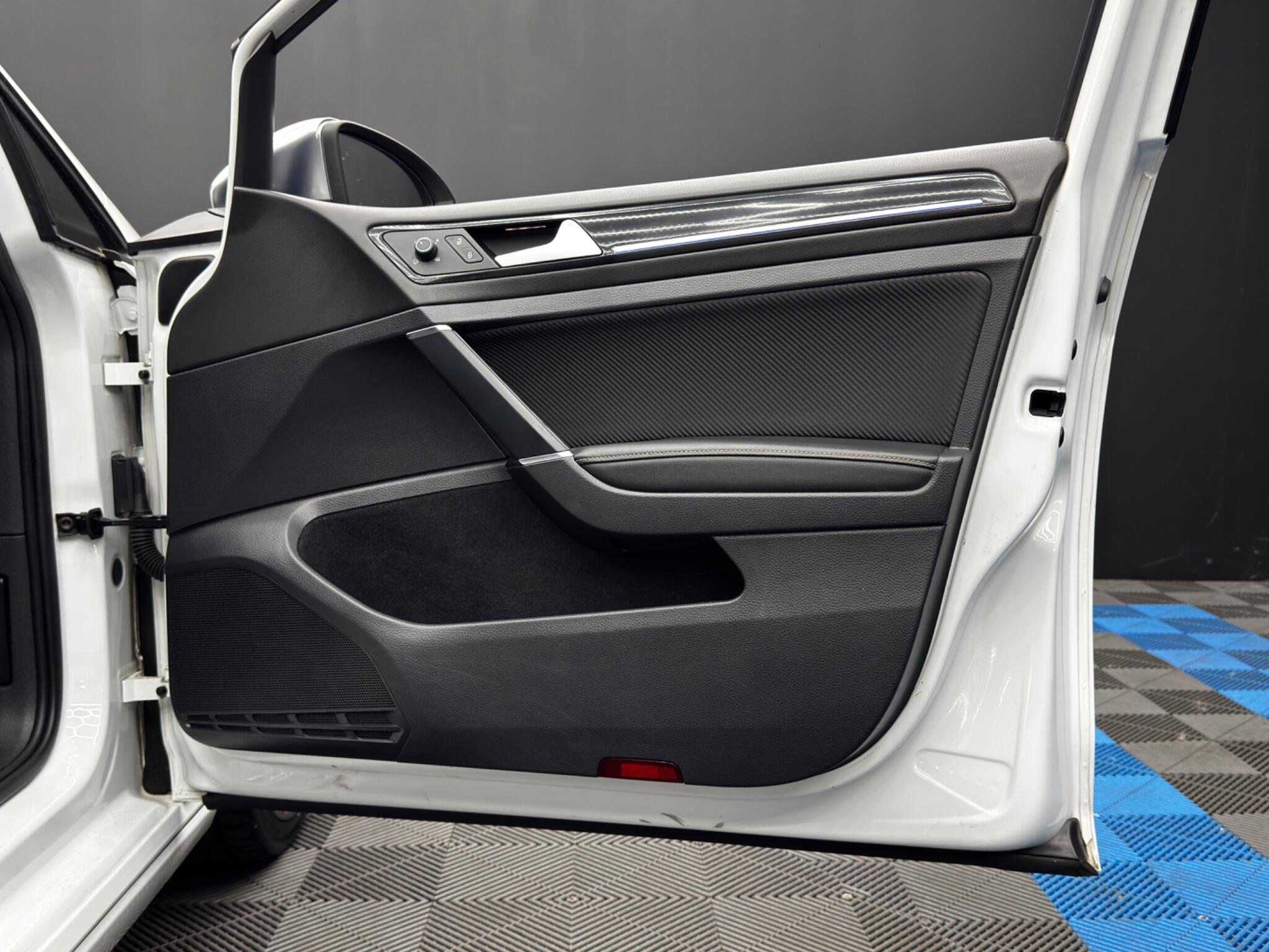 Volkswagen Golf view 40