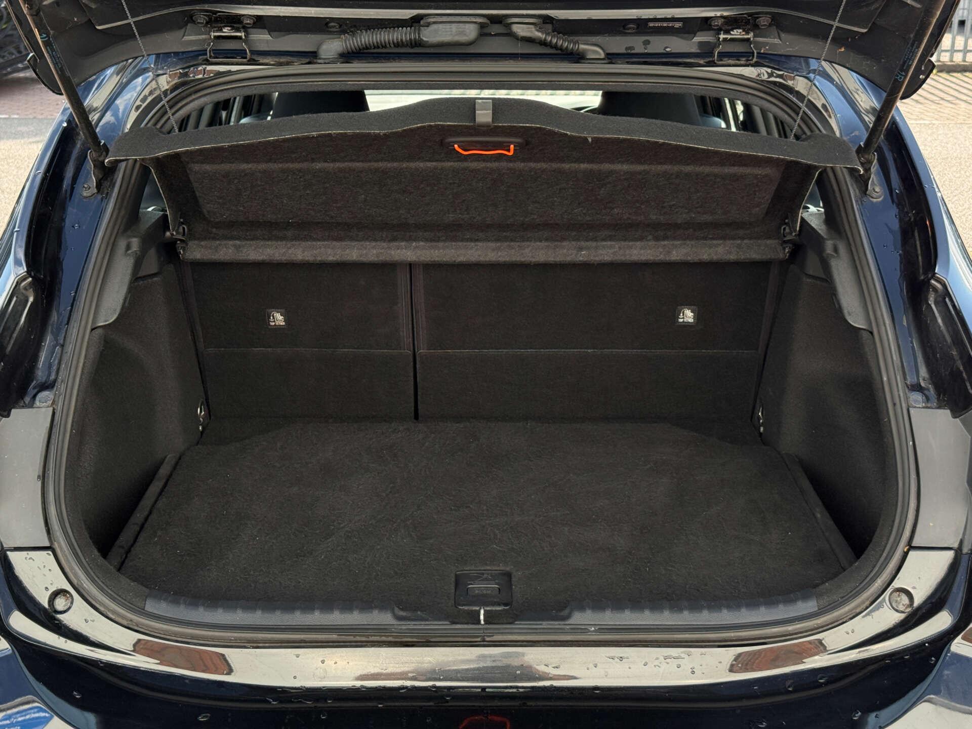 Toyota Corolla view 32