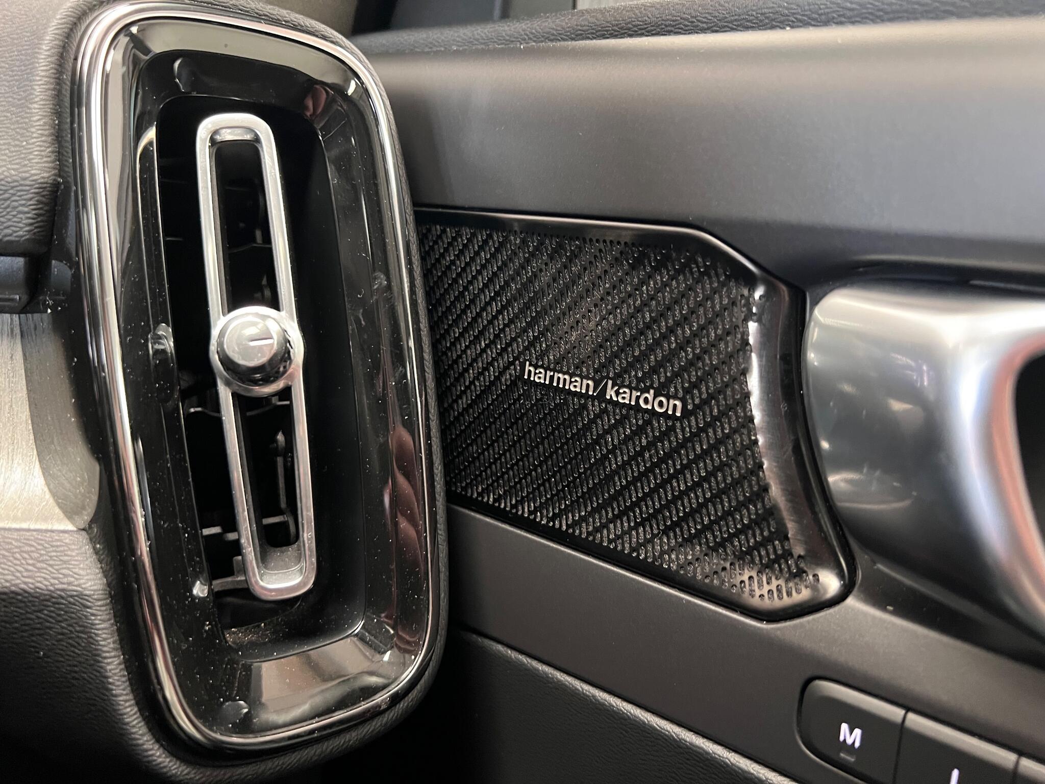Volvo XC40 view 43