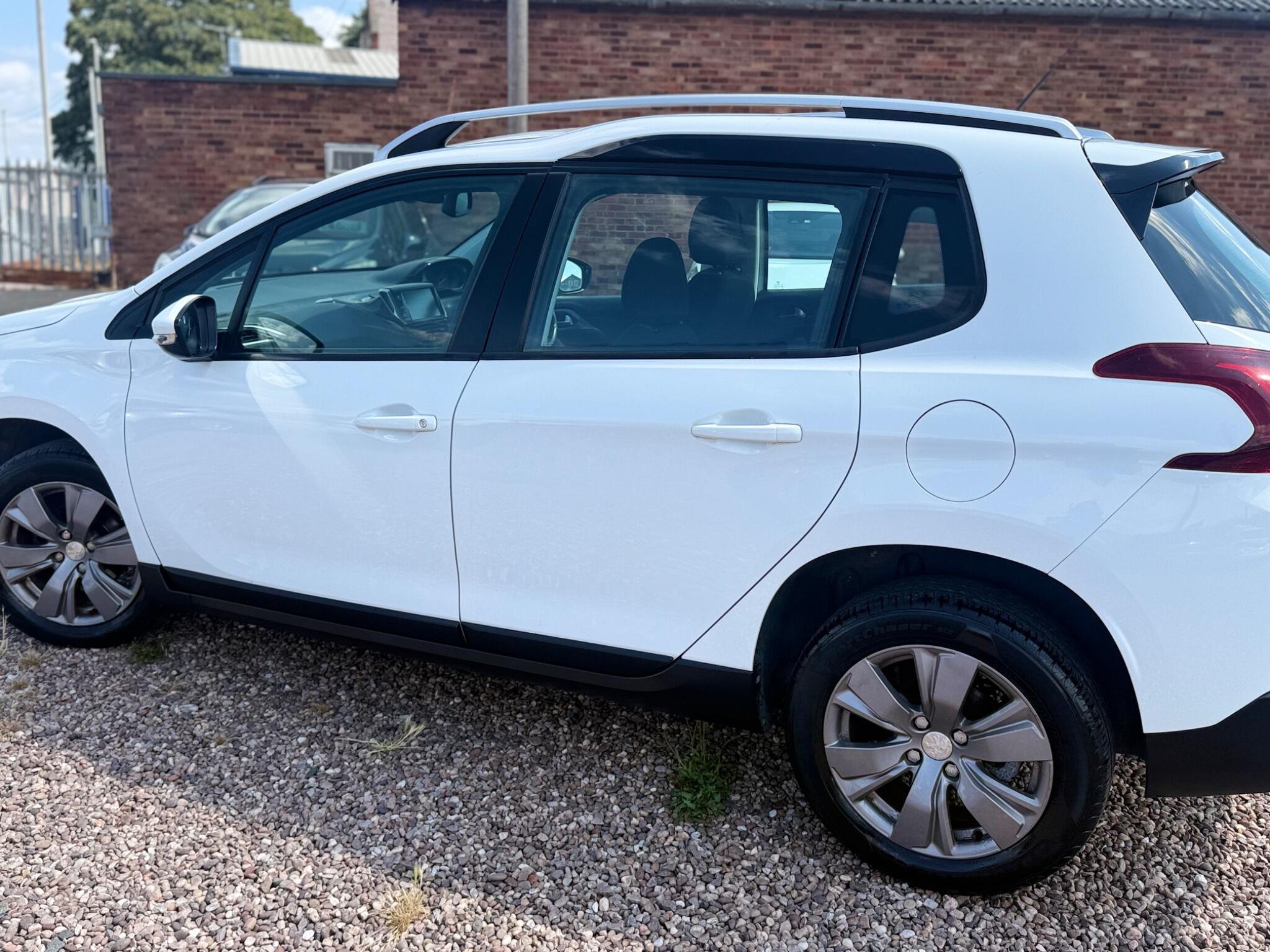 Peugeot 2008 view 15