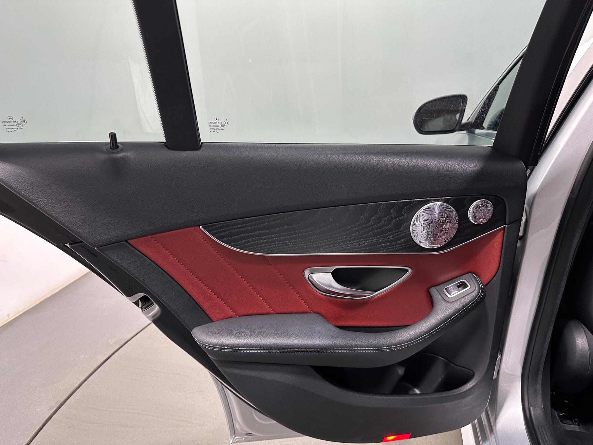 Mercedes-Benz C Class view 42