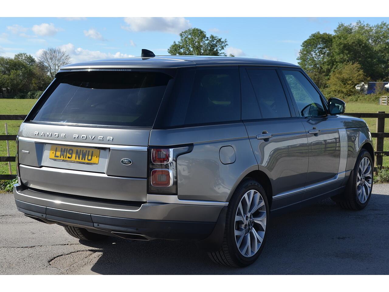 Land Rover Range Rover view 9