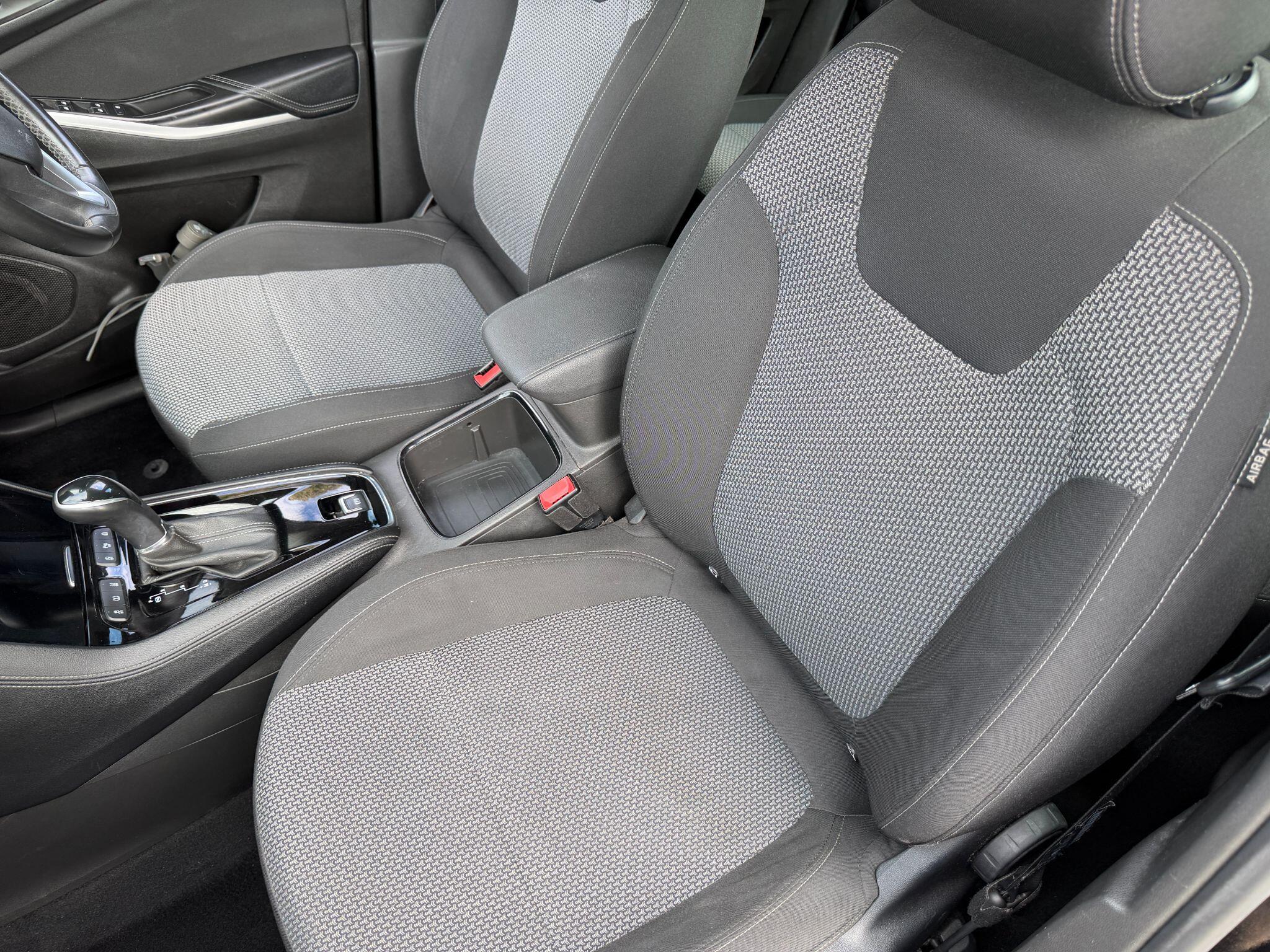 Vauxhall Grandland X view 30
