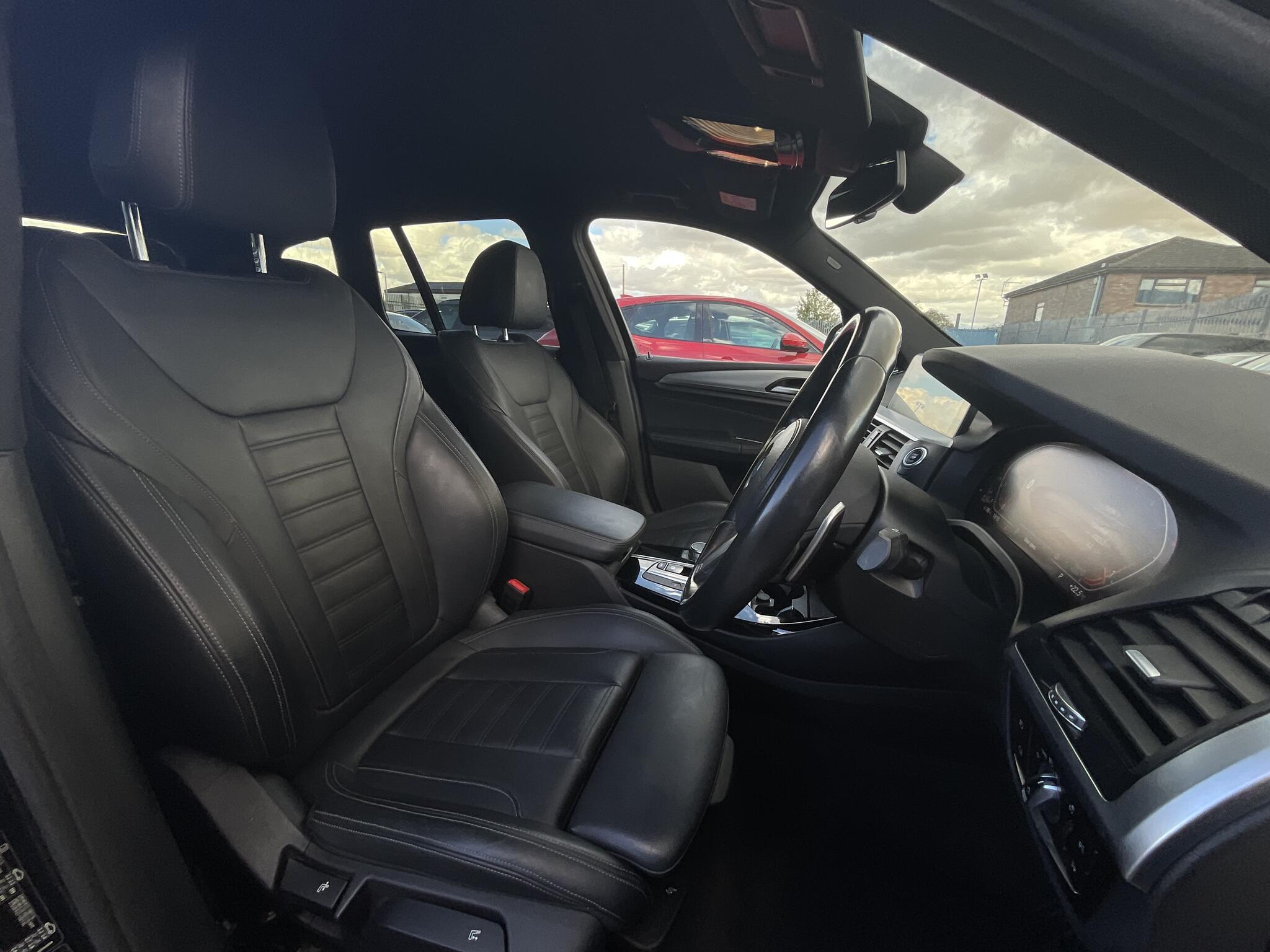 BMW X3 view 8