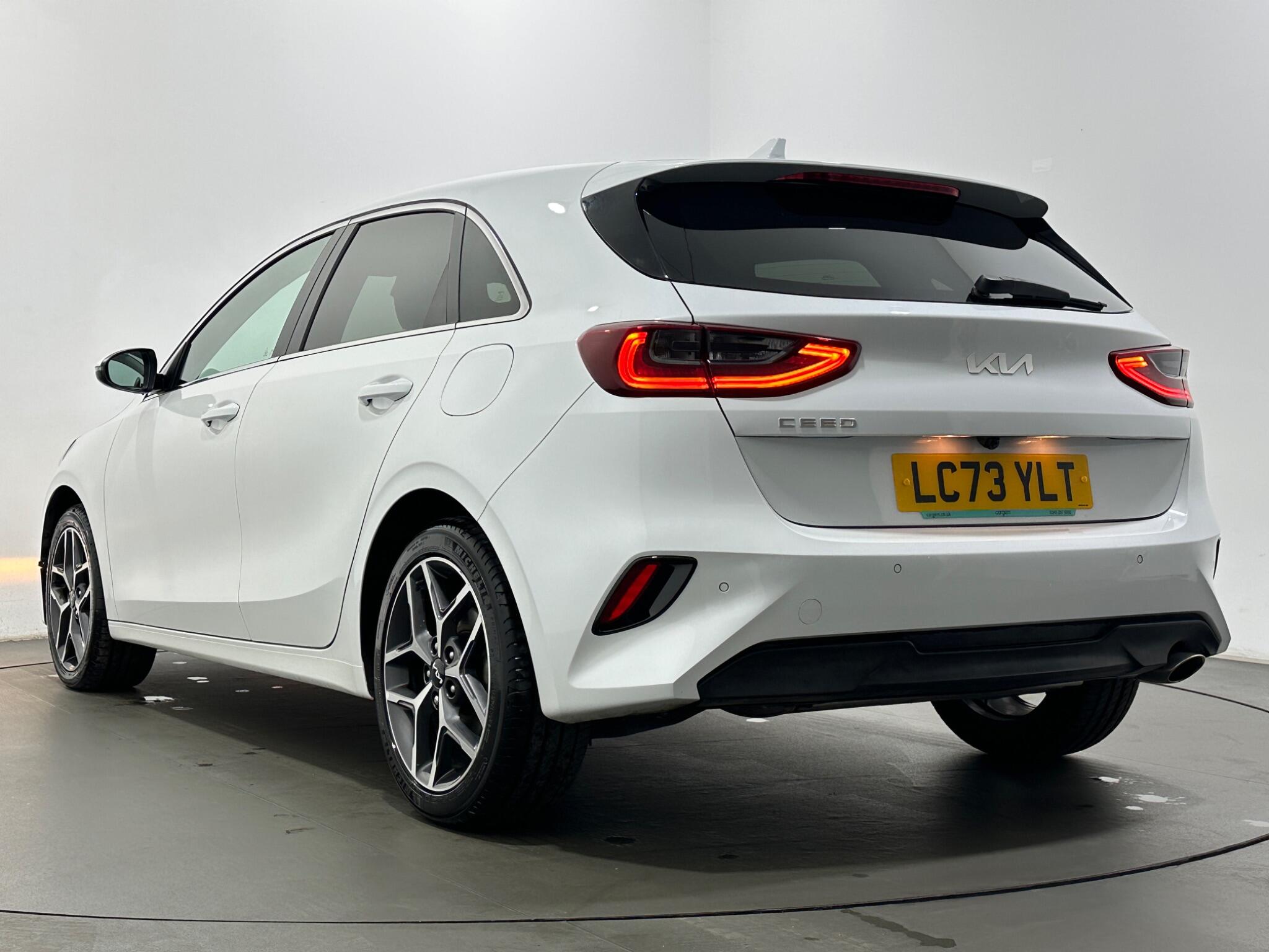 Kia Ceed view 48