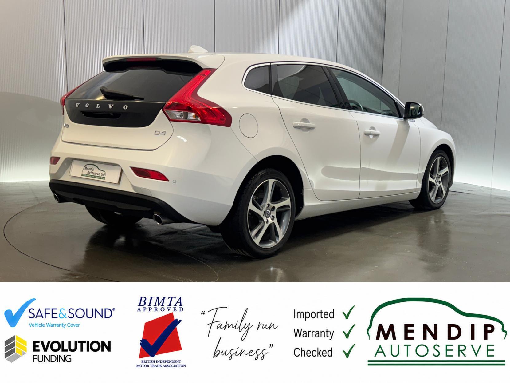 Volvo V40 view 26