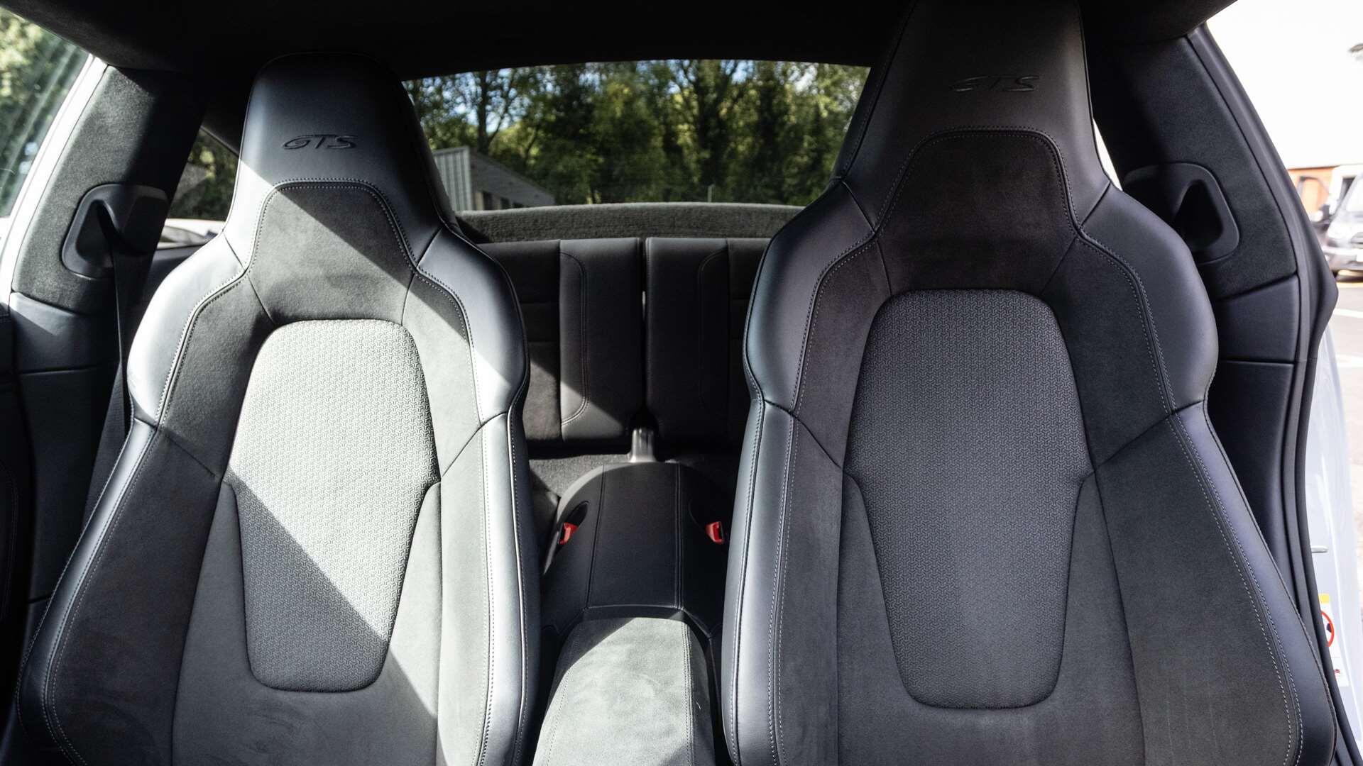 Porsche 911 view 15