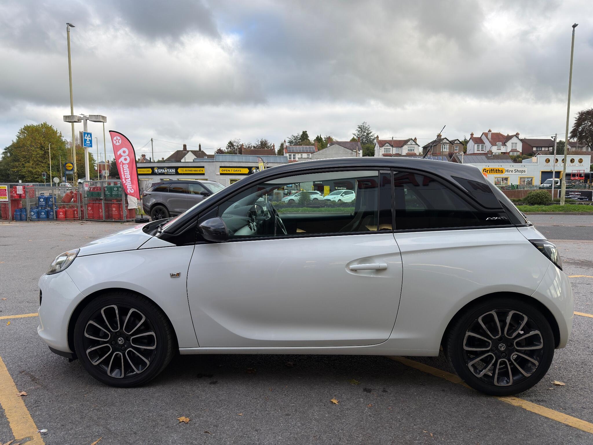 2015 Vauxhall ADAM image 4