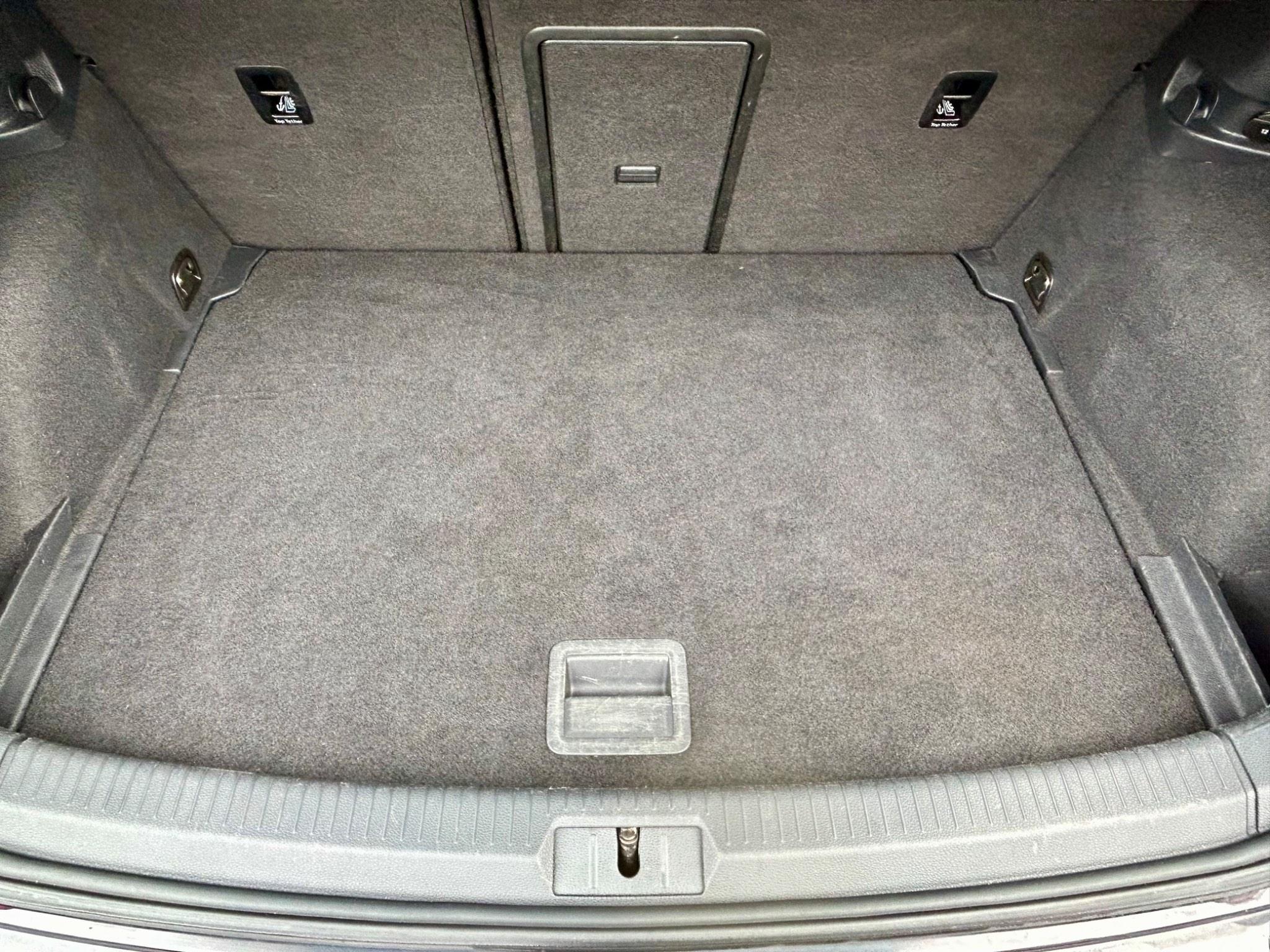Volkswagen Golf view 20