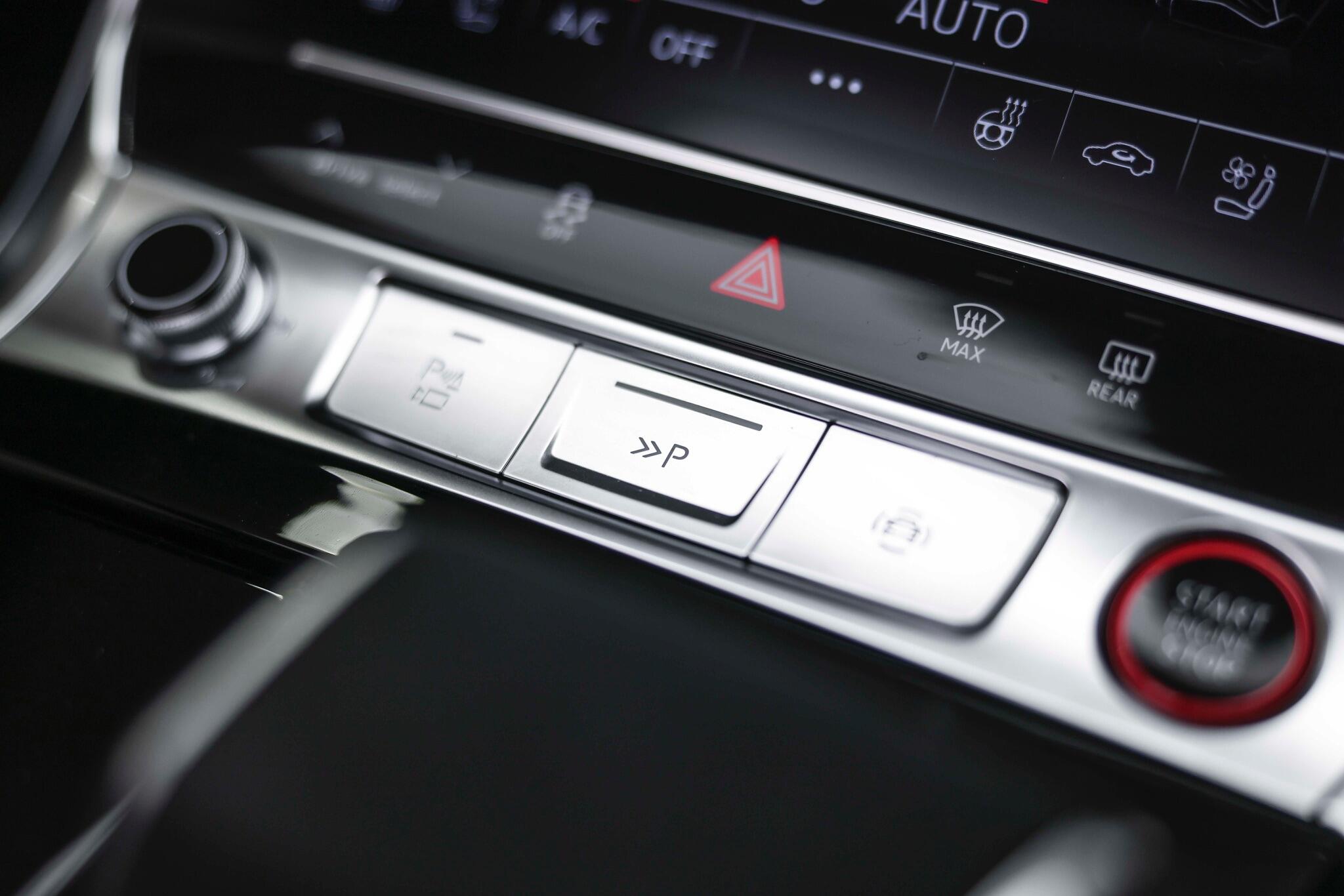 Audi RS6 Avant view 51