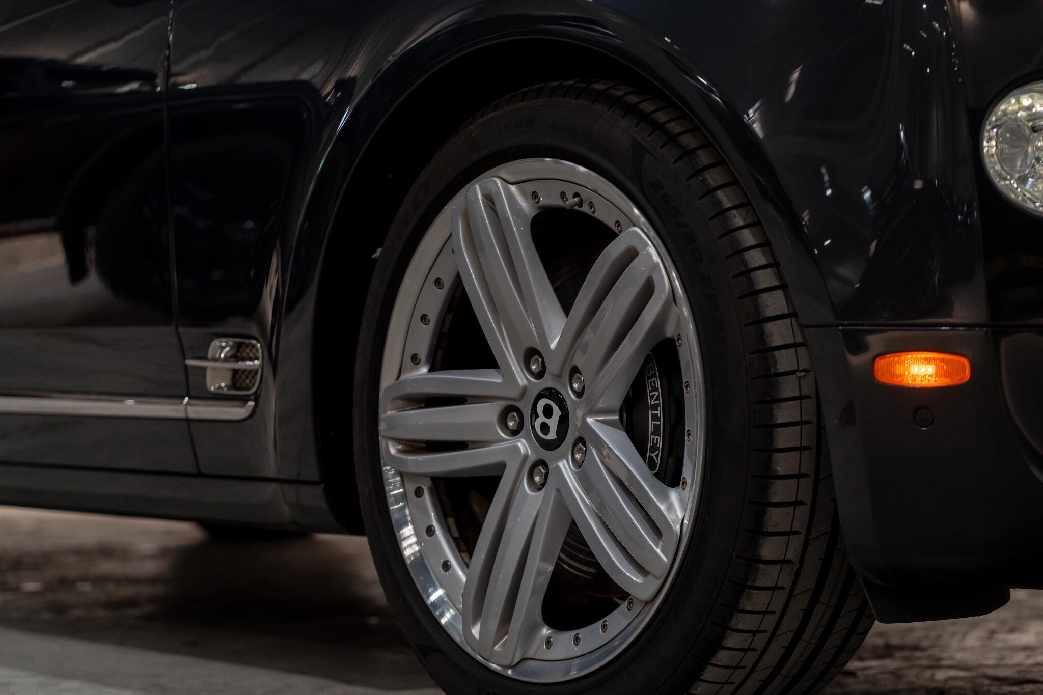 Bentley Mulsanne view 50