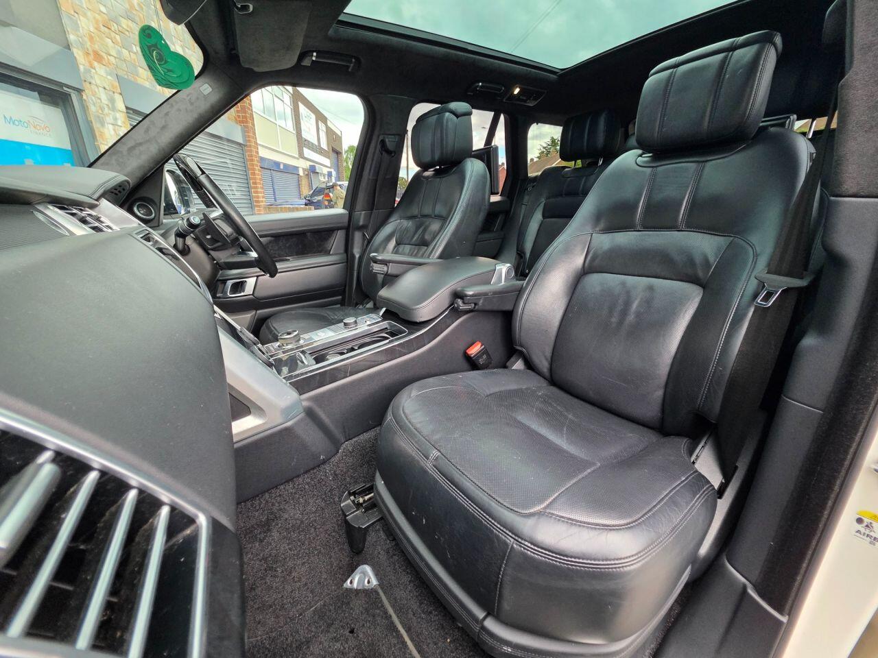 Land Rover Range Rover view 3