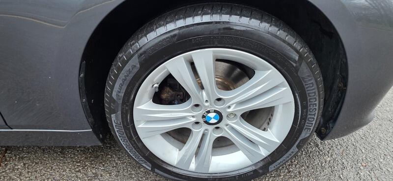 2017 BMW 3 Series 2.0 320i Sport Auto Euro 6 (s/s) 4dr • 108,493 miles image 28