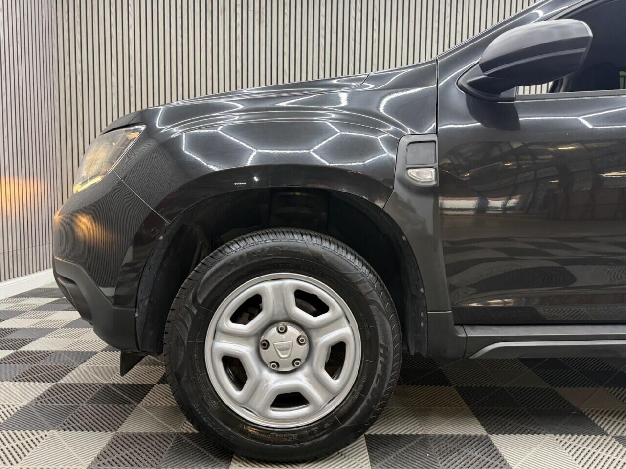 Dacia Duster view 22