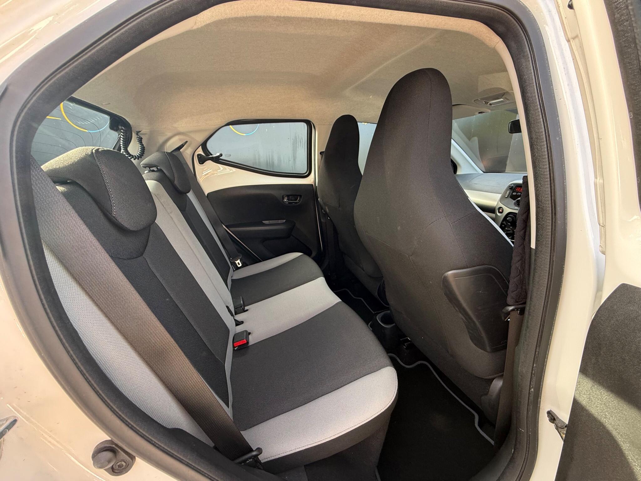 Toyota Aygo view 21