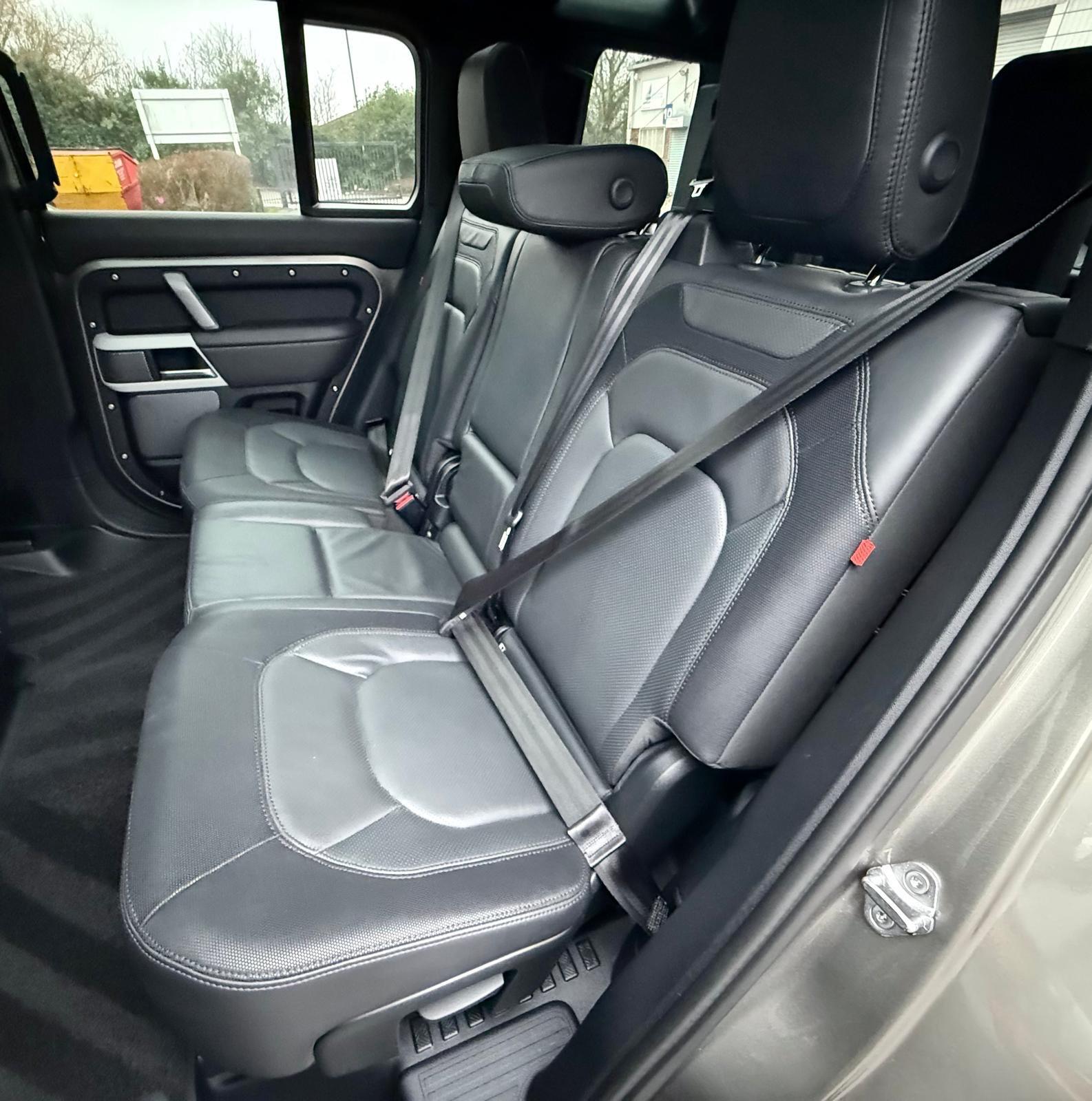 Land Rover Defender view 30