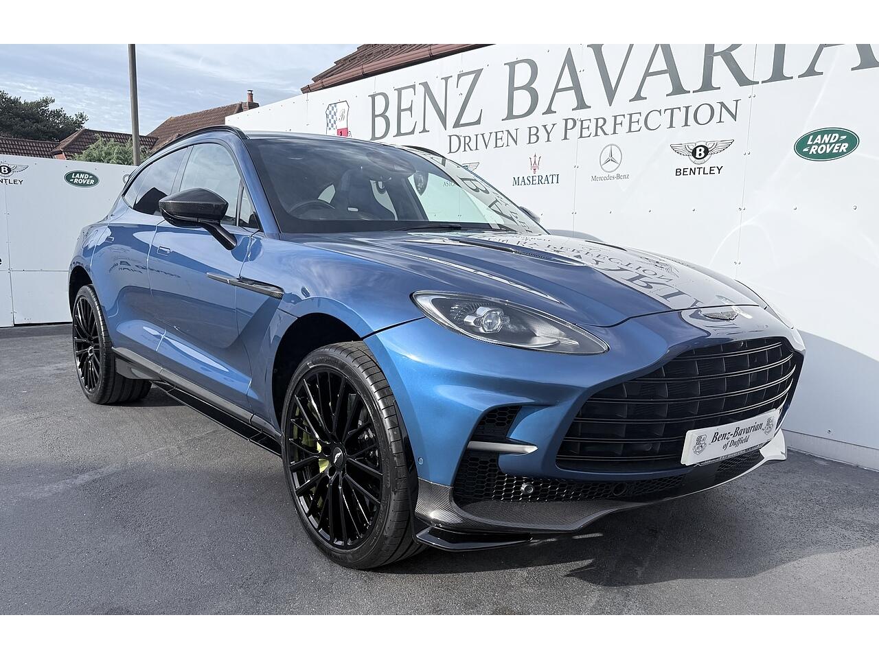 Aston Martin DBX view 4