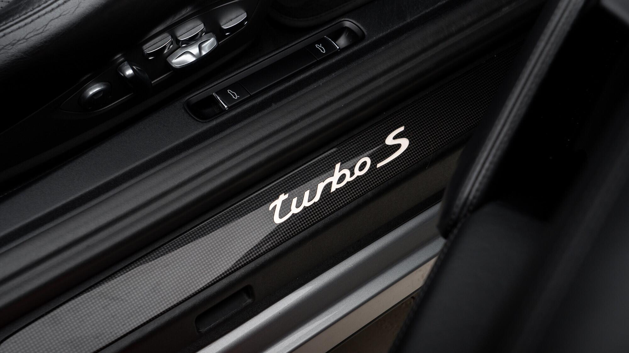 Porsche 911 view 43