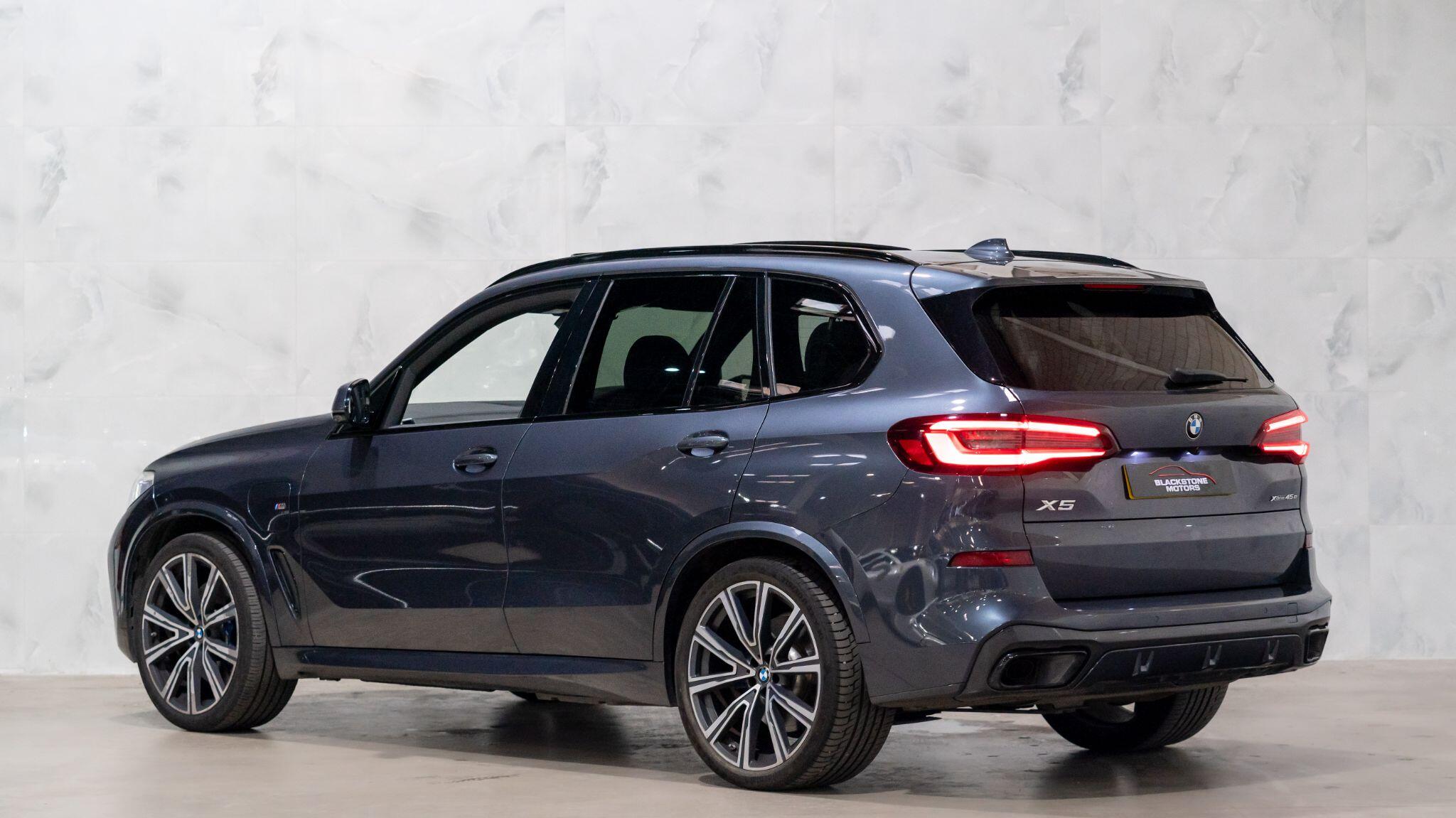 BMW X5 view 6