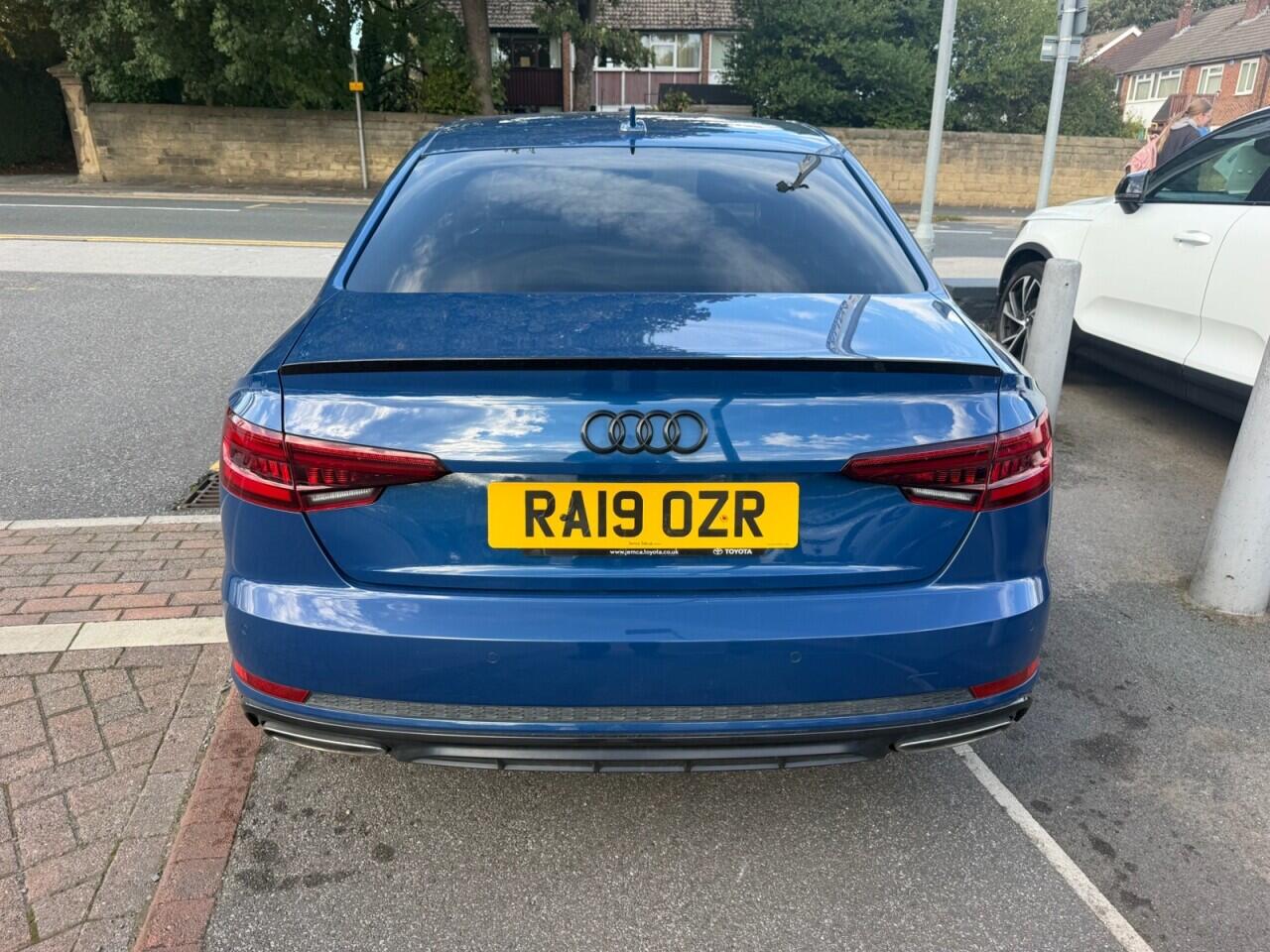 Audi A4 view 7