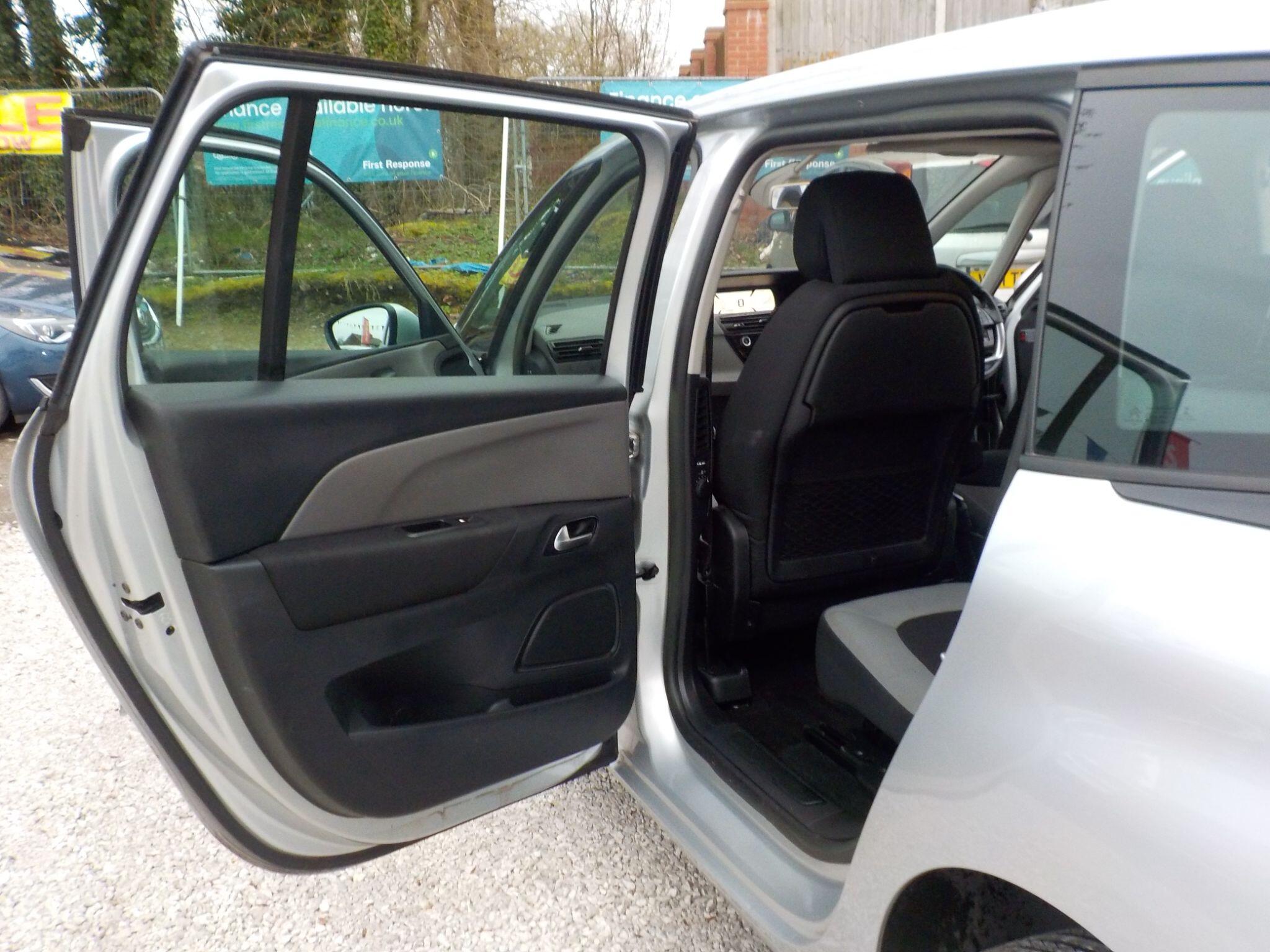 Citroen Grand C4 Picasso 1.6 e-HDi Airdream VTR+ Euro 5 (s/s) 5dr