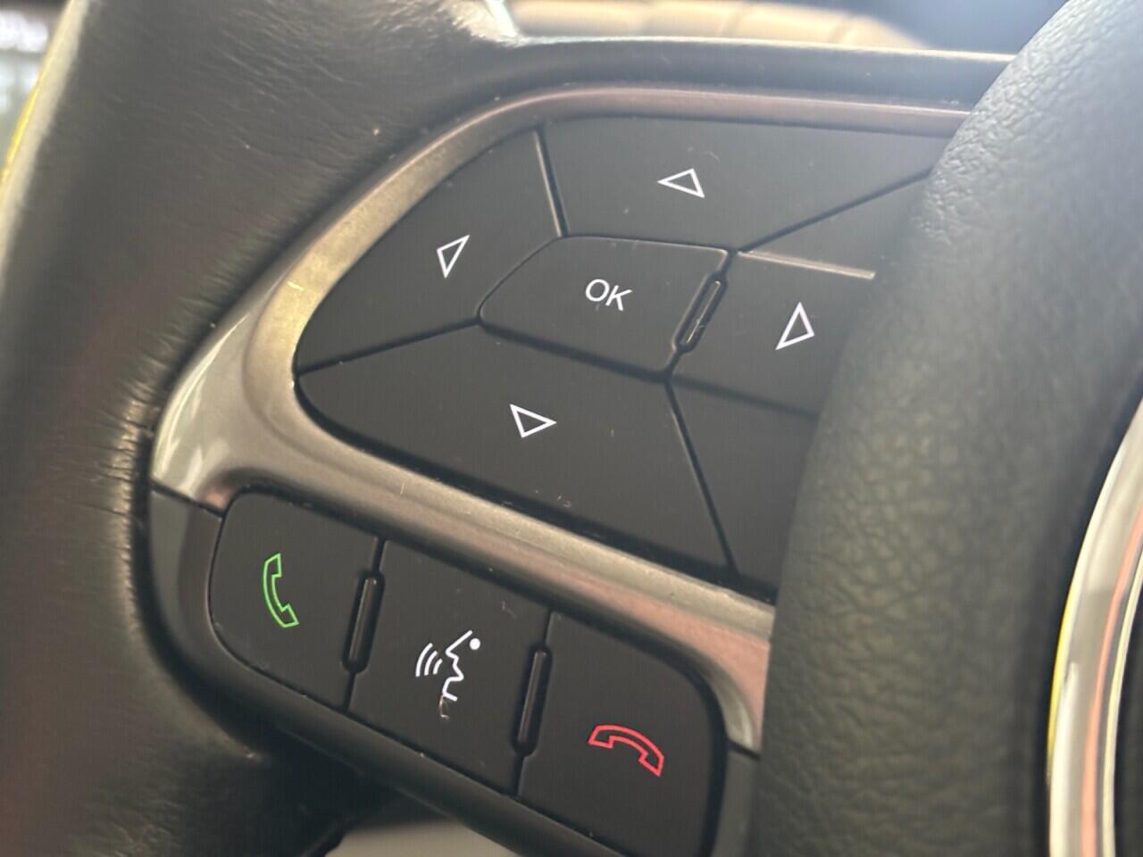 Jeep Renegade view 36